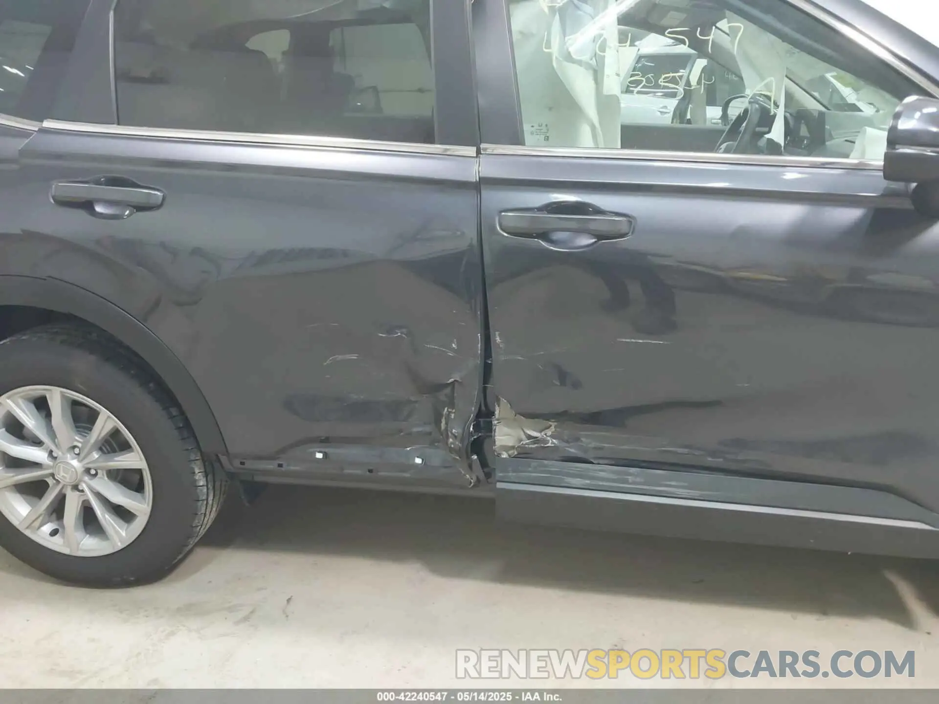 6 fotografías del automóvil dañado 2HKRS4H49SH477886 HONDA CR-V 2025