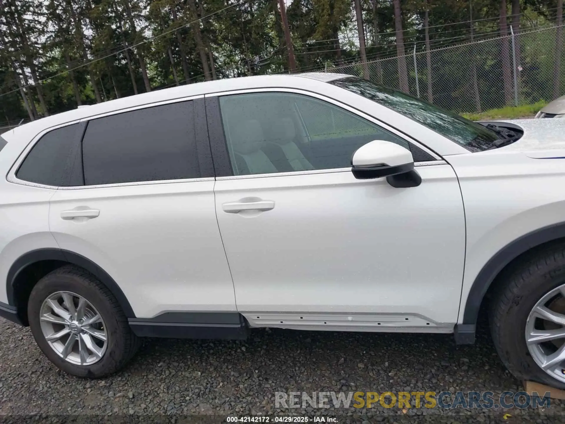 13 fotografías del automóvil dañado 2HKRS4H4XSH437266 HONDA CR-V 2025