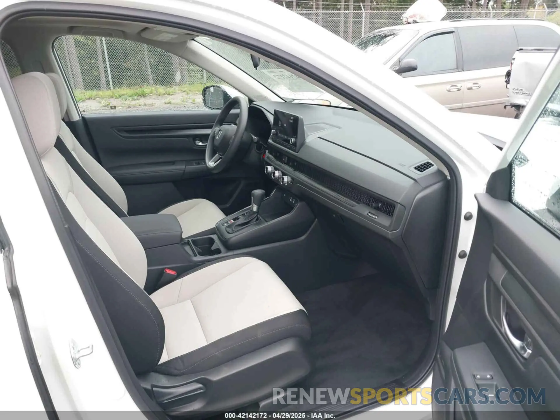 5 fotografías del automóvil dañado 2HKRS4H4XSH437266 HONDA CR-V 2025