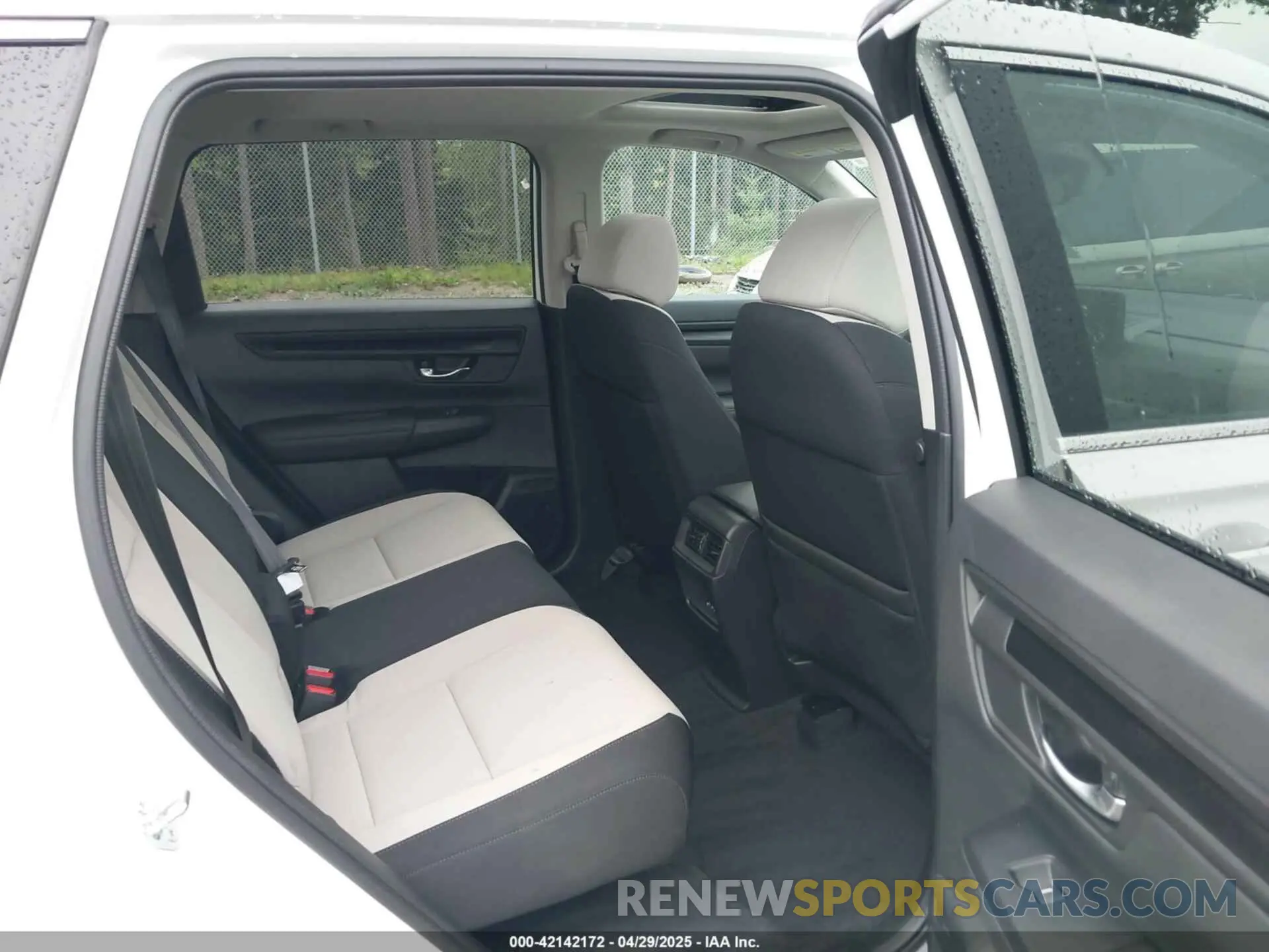 8 fotografías del automóvil dañado 2HKRS4H4XSH437266 HONDA CR-V 2025