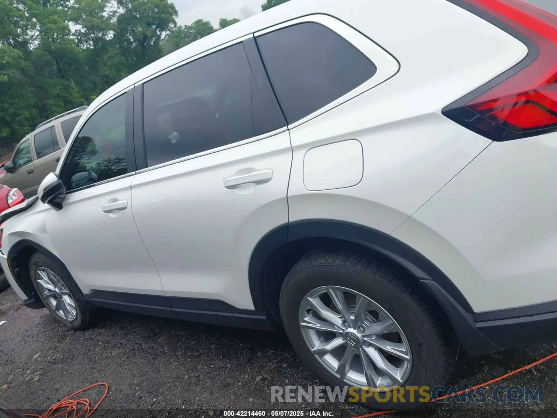 14 fotografías del automóvil dañado 2HKRS4H71SH430152 HONDA CR-V 2025