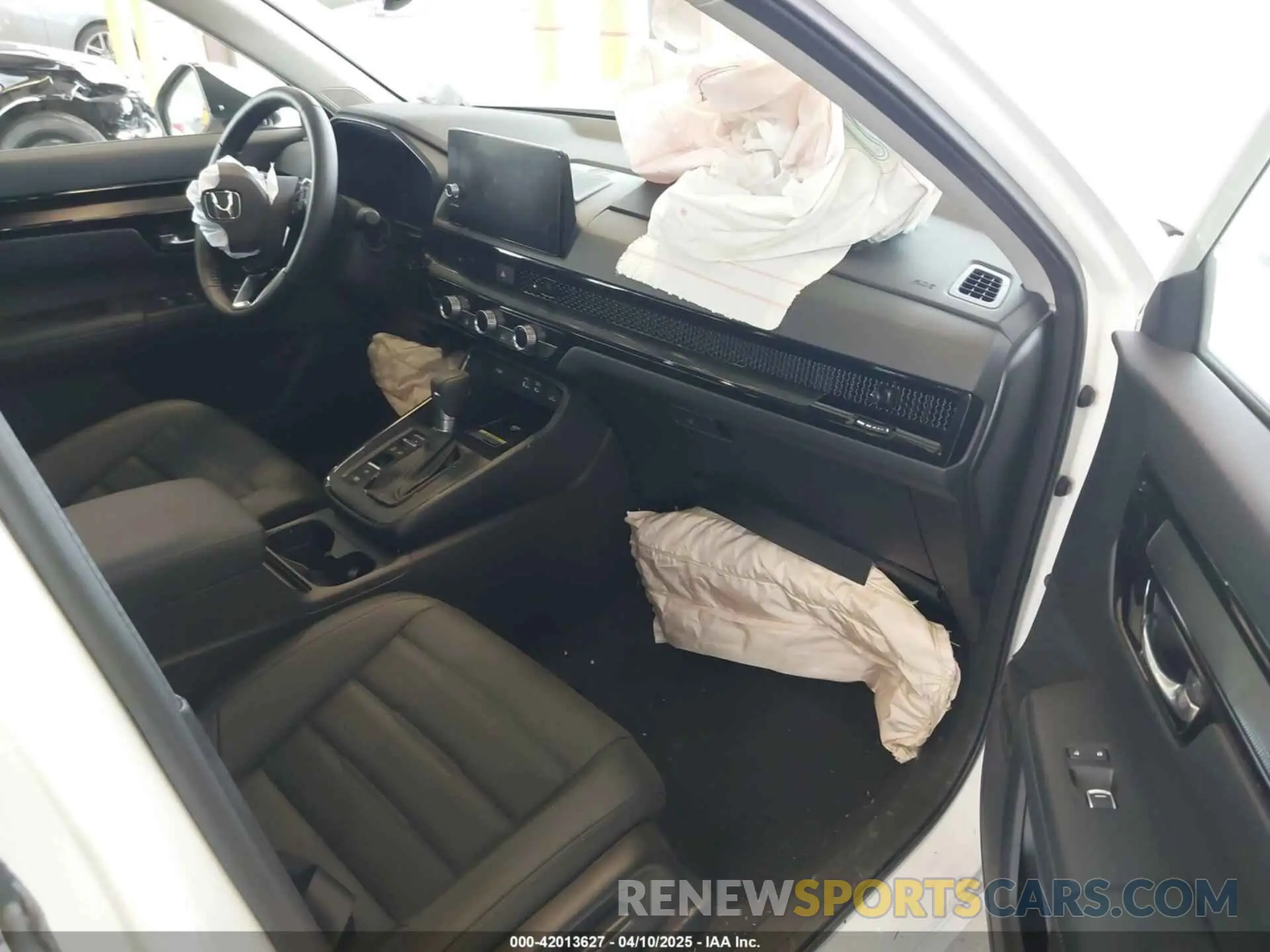 5 fotografías del automóvil dañado 2HKRS4H72SH440284 HONDA CR-V 2025