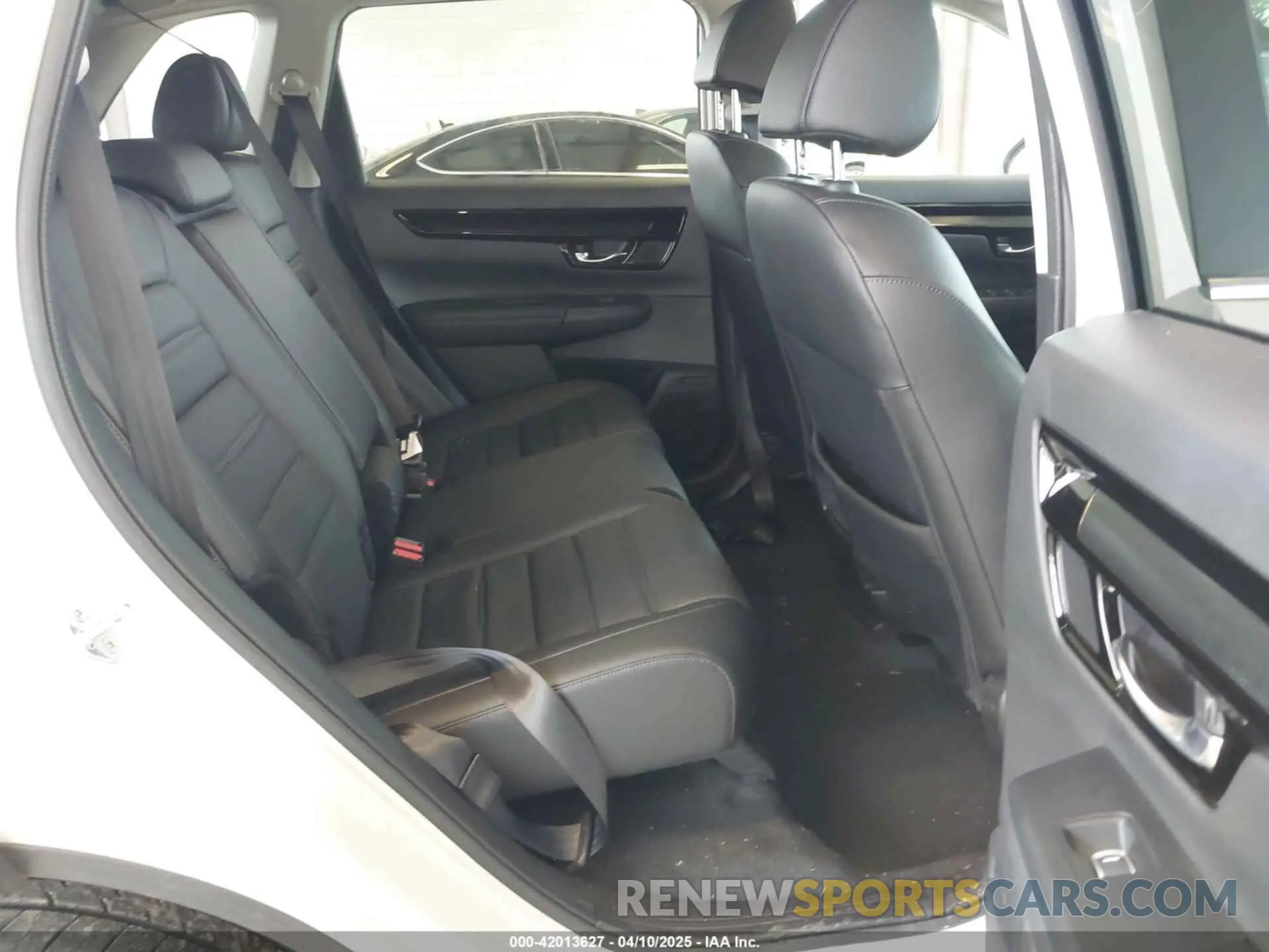 8 fotografías del automóvil dañado 2HKRS4H72SH440284 HONDA CR-V 2025