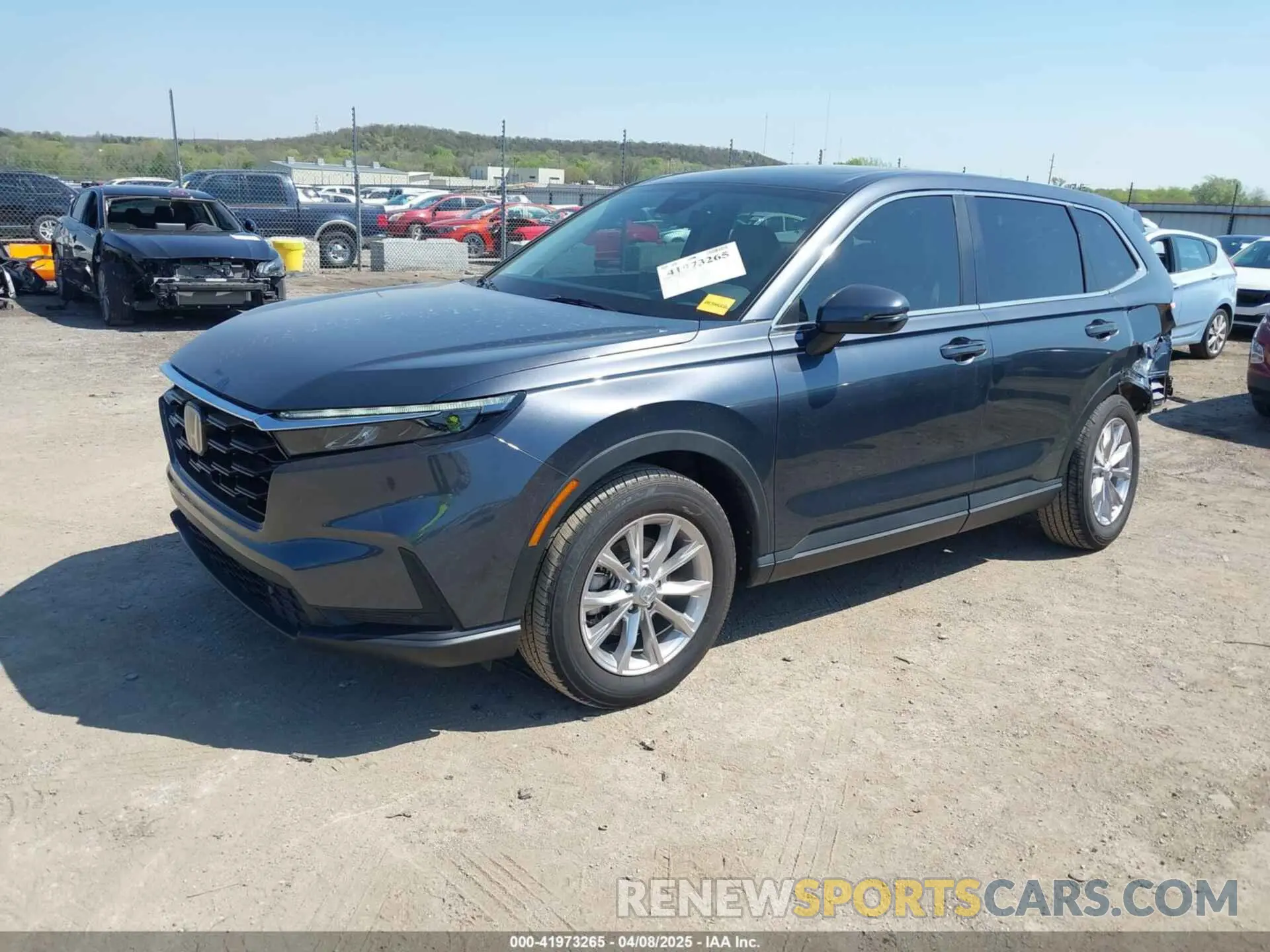 2 fotografías del automóvil dañado 2HKRS4H73SH401803 HONDA CR-V 2025