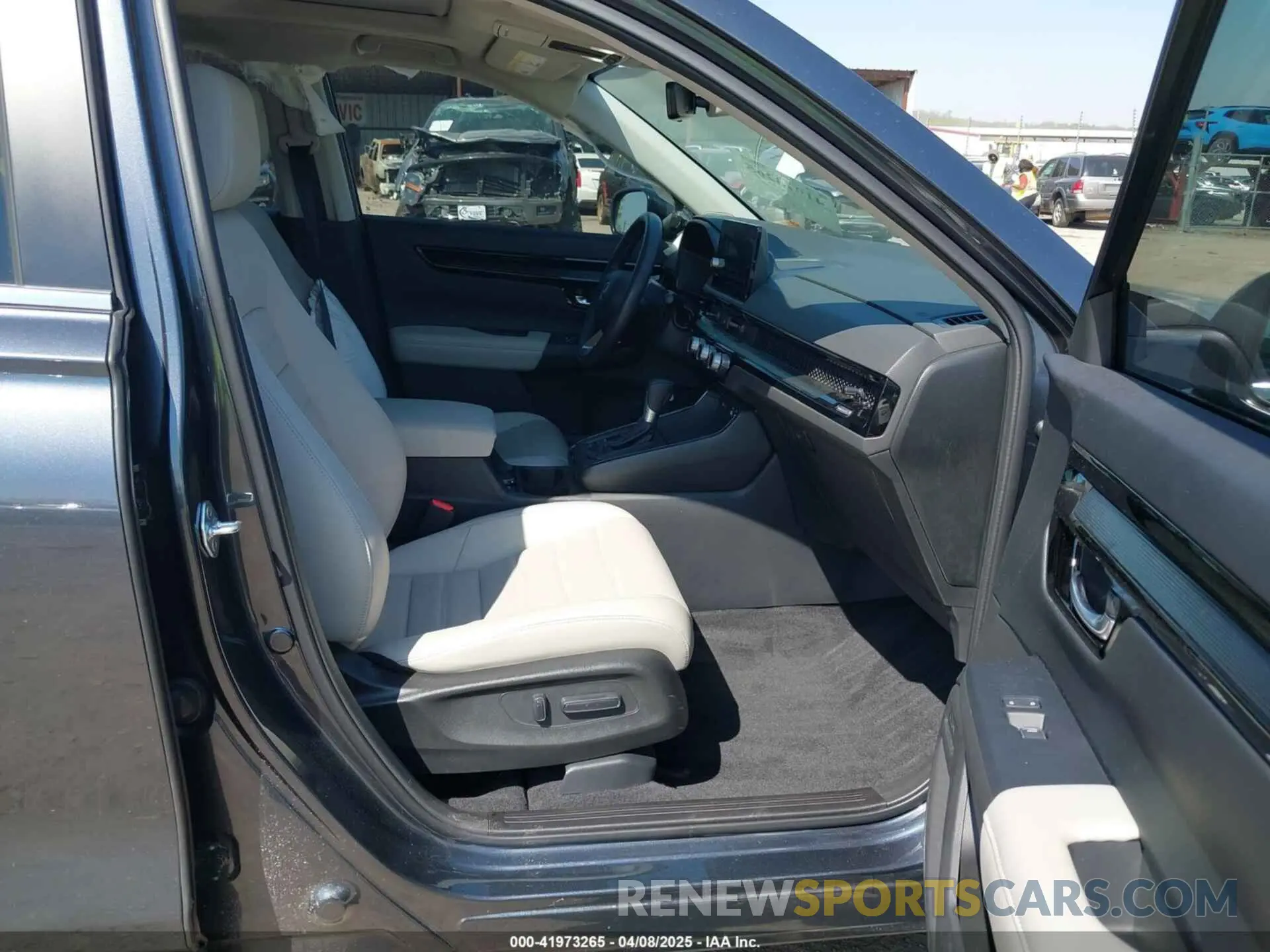 5 fotografías del automóvil dañado 2HKRS4H73SH401803 HONDA CR-V 2025