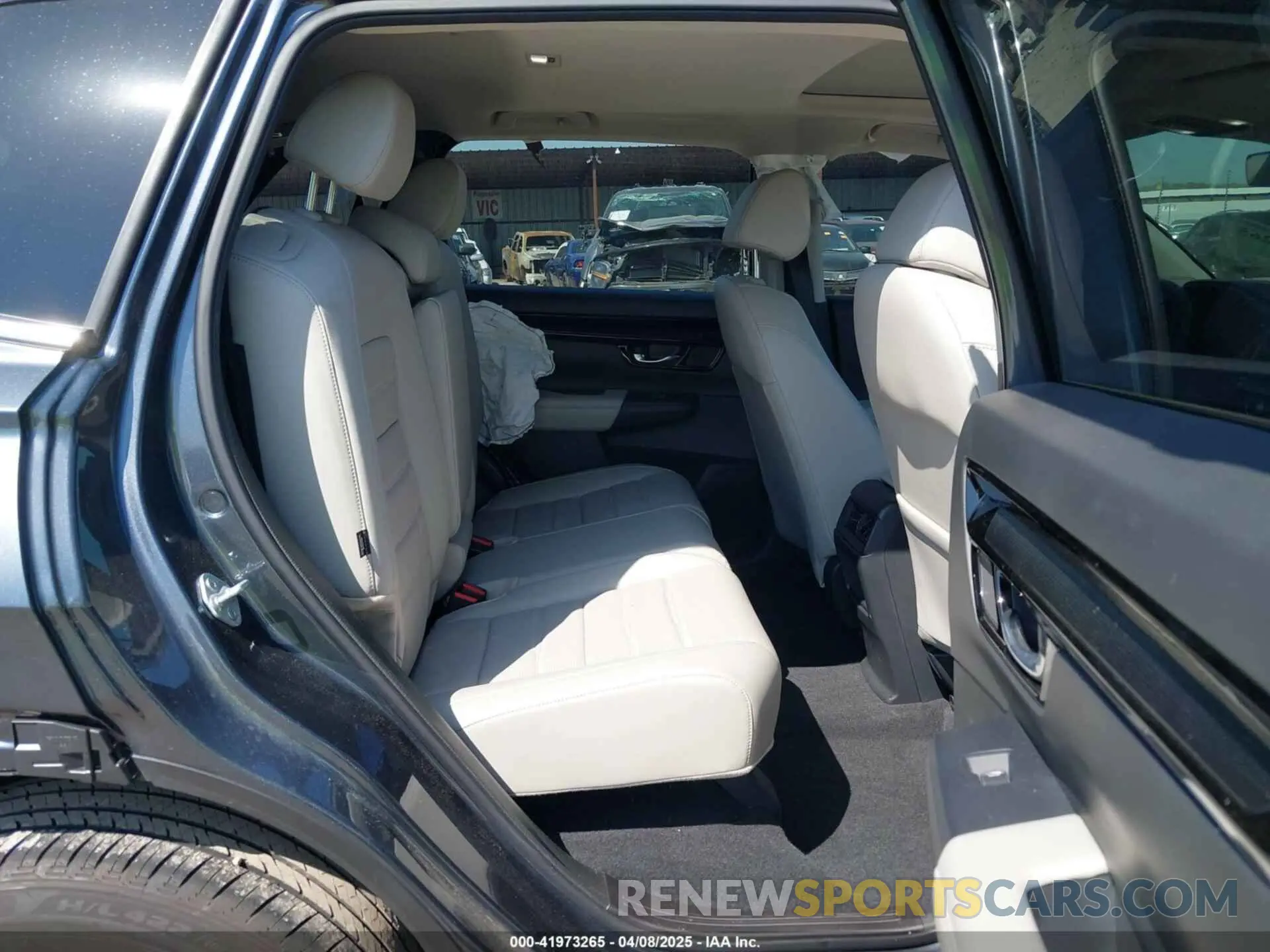 8 fotografías del automóvil dañado 2HKRS4H73SH401803 HONDA CR-V 2025