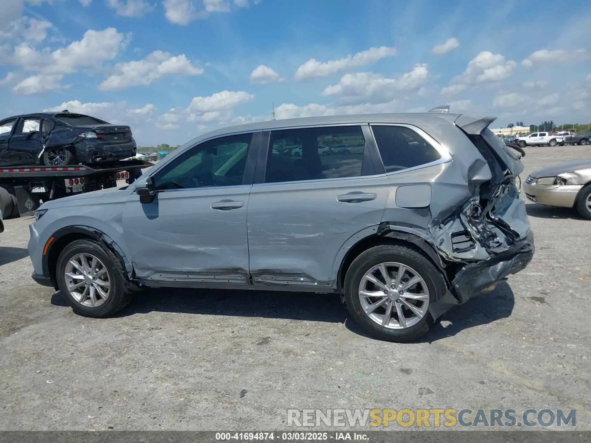 14 fotografías del automóvil dañado 2HKRS4H73SH438690 HONDA CR-V 2025