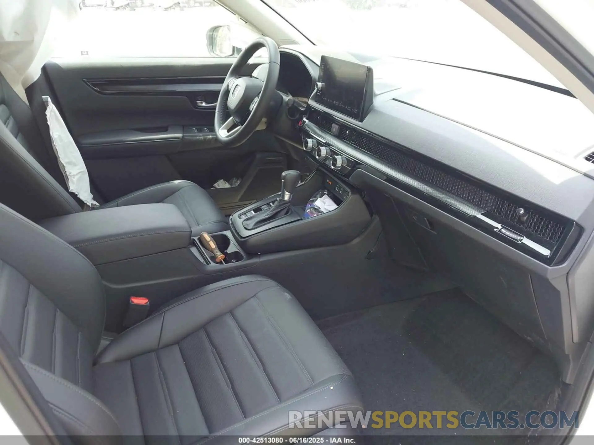 5 fotografías del automóvil dañado 2HKRS4H75SH459198 HONDA CR-V 2025