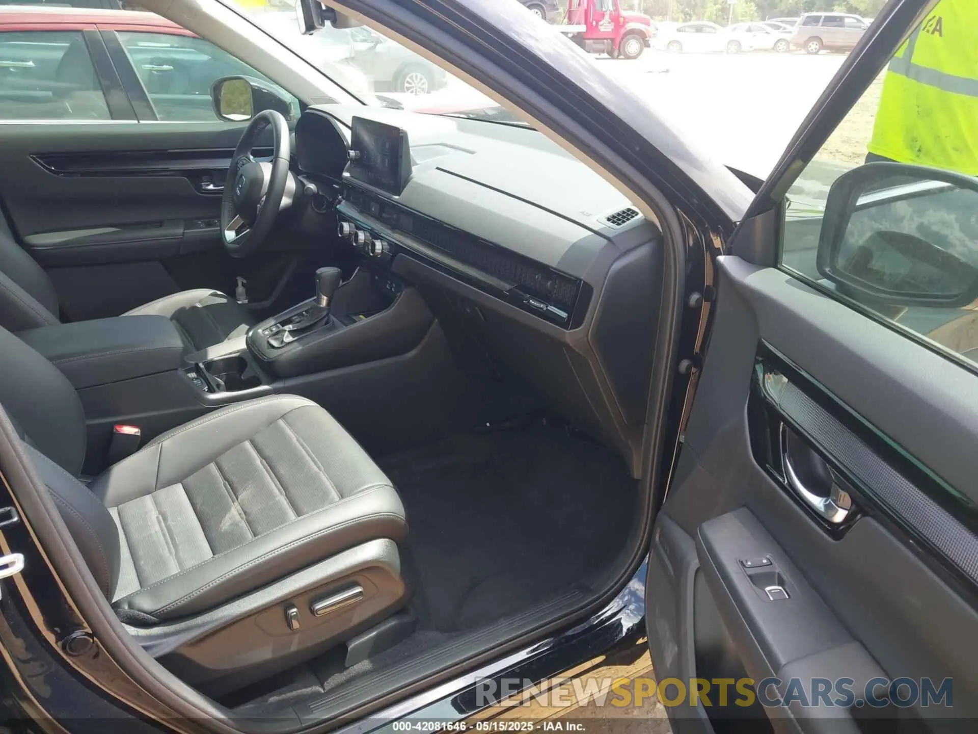 5 fotografías del automóvil dañado 2HKRS4H76SH404744 HONDA CR-V 2025