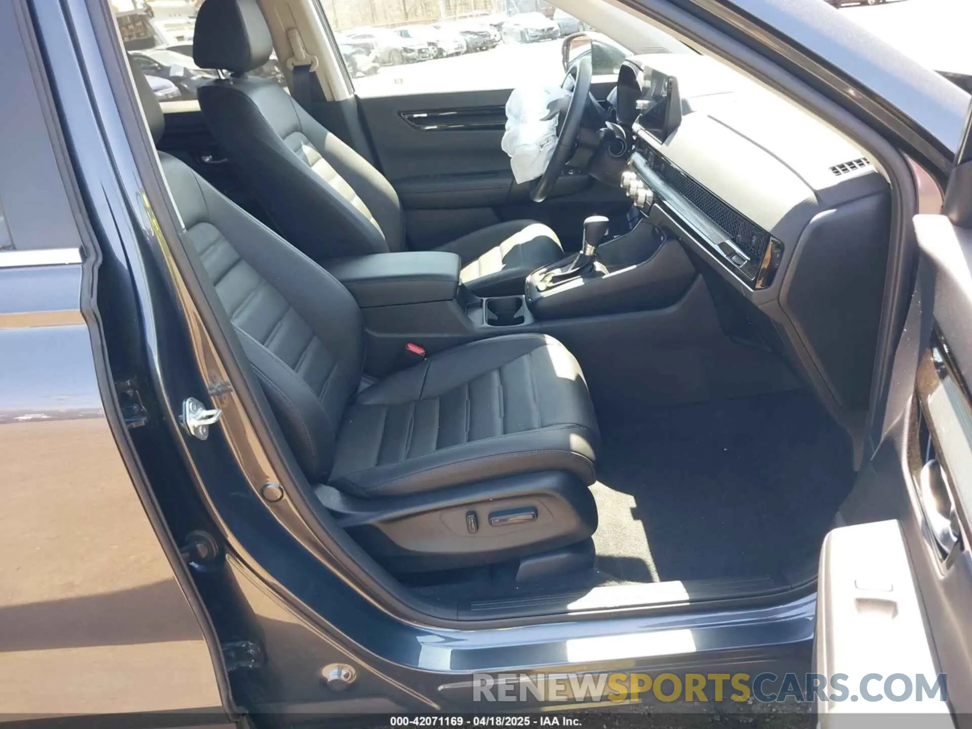 5 fotografías del automóvil dañado 2HKRS4H77SH413517 HONDA CR-V 2025
