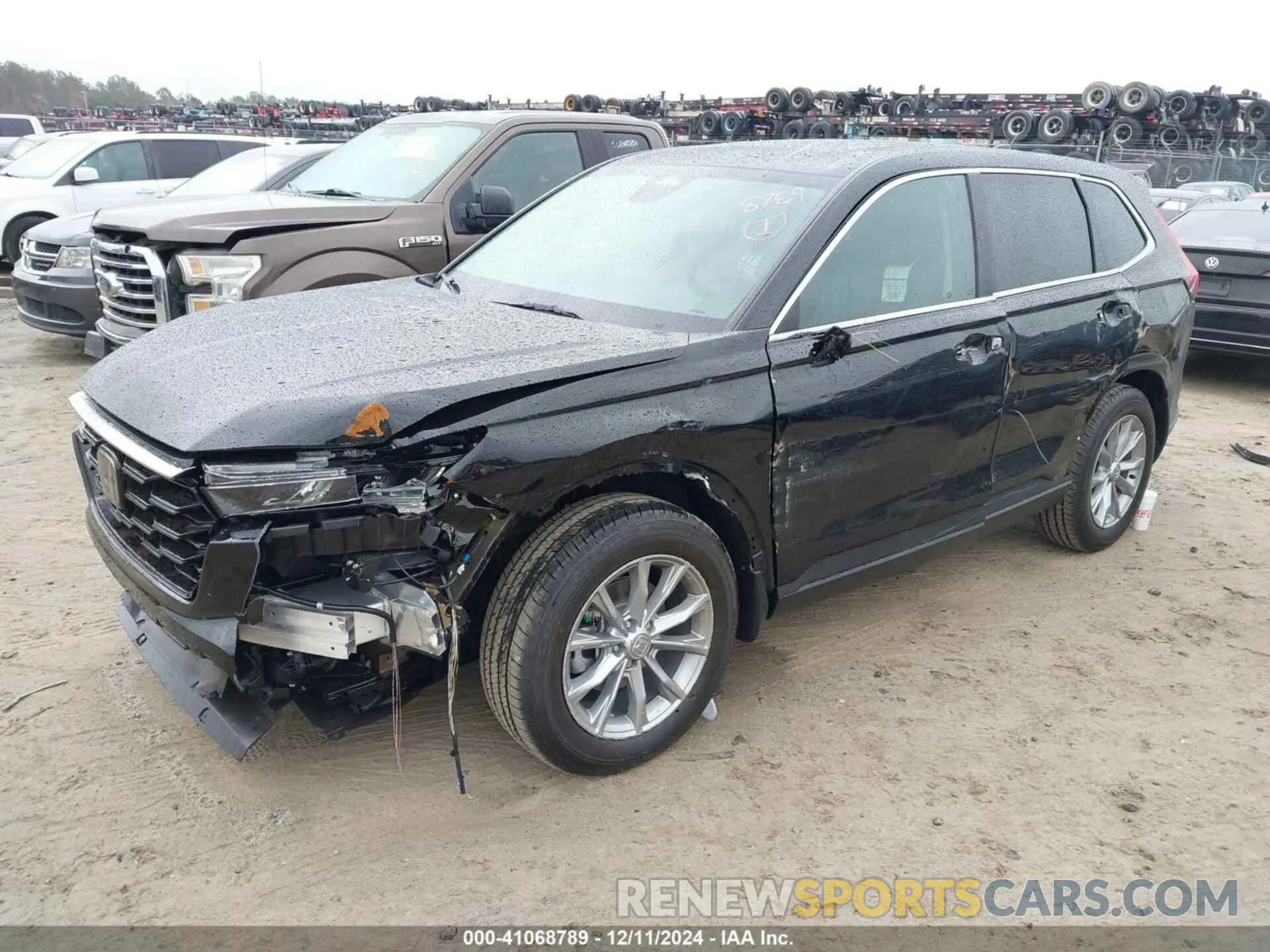 2 fotografías del automóvil dañado 2HKRS4H77SH432018 HONDA CR-V 2025