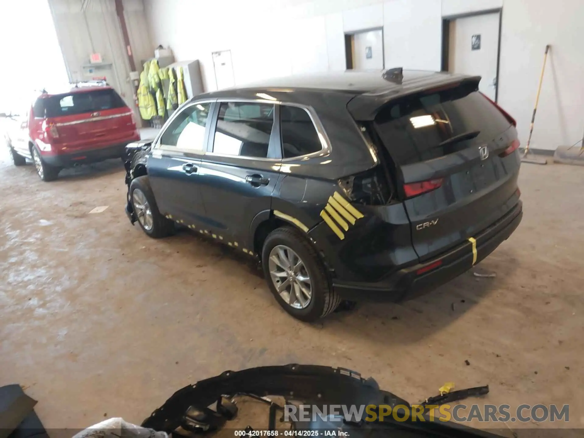3 fotografías del automóvil dañado 2HKRS4H77SH439938 HONDA CR-V 2025