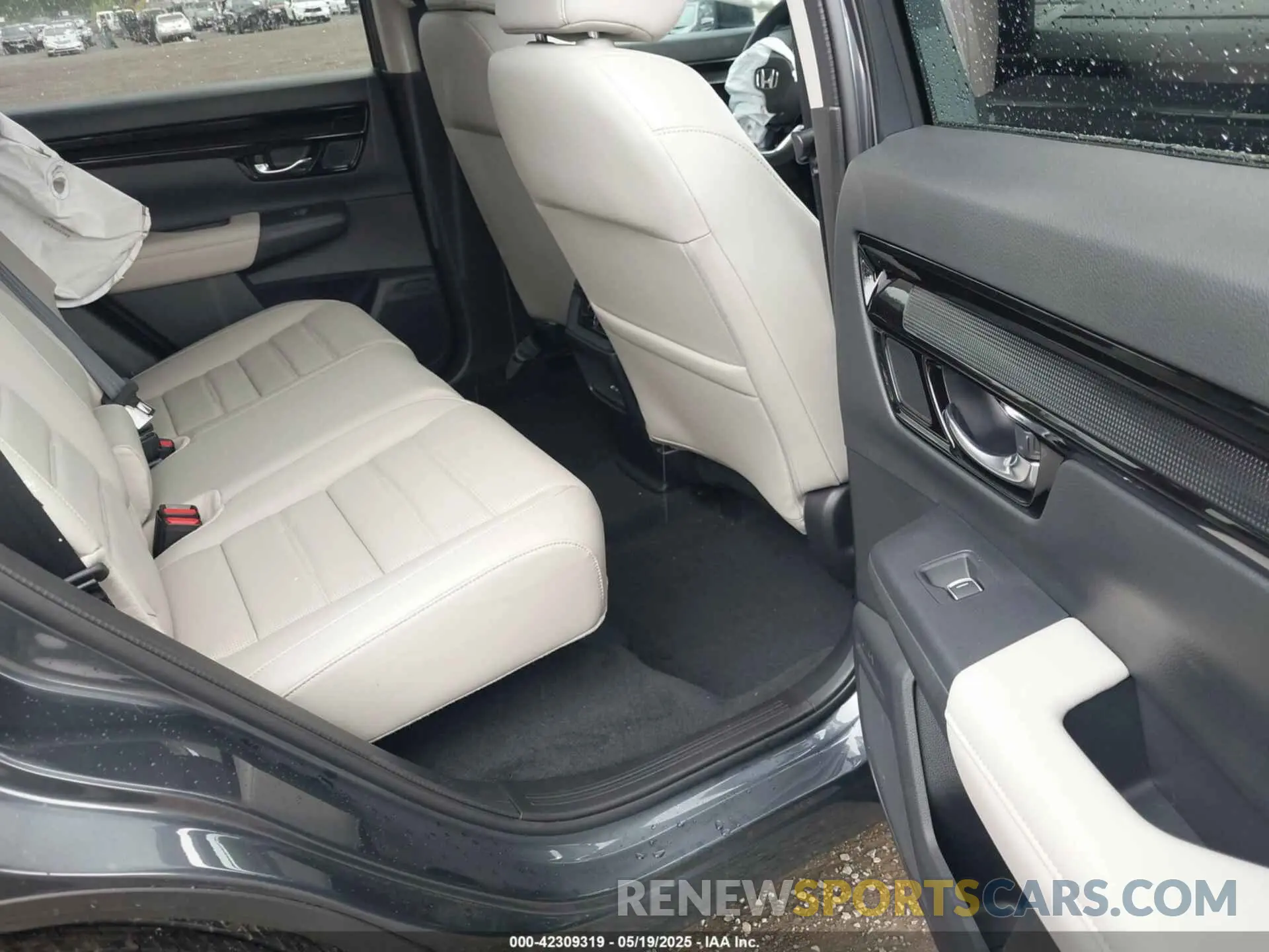 8 fotografías del automóvil dañado 2HKRS4H77SH463396 HONDA CR-V 2025