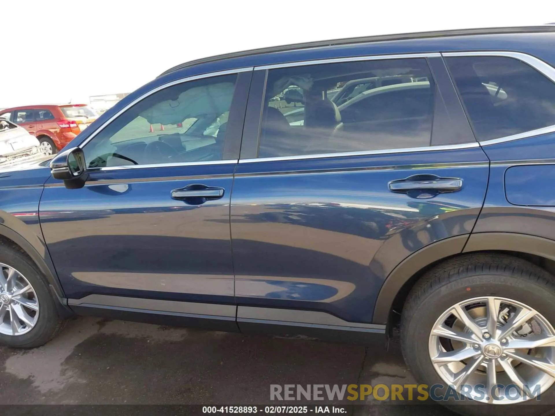 14 fotografías del automóvil dañado 2HKRS4H78SH439382 HONDA CR-V 2025
