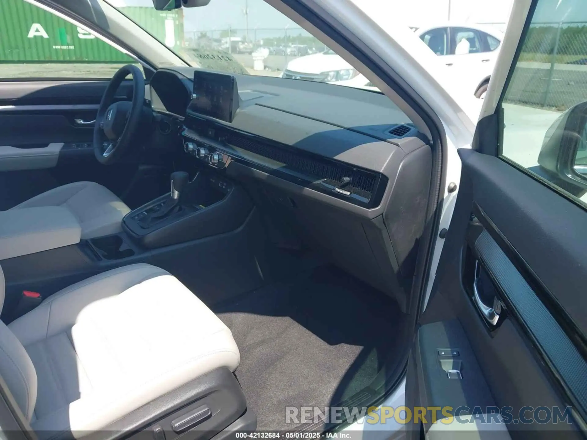 5 fotografías del automóvil dañado 2HKRS4H78SH477789 HONDA CR-V 2025