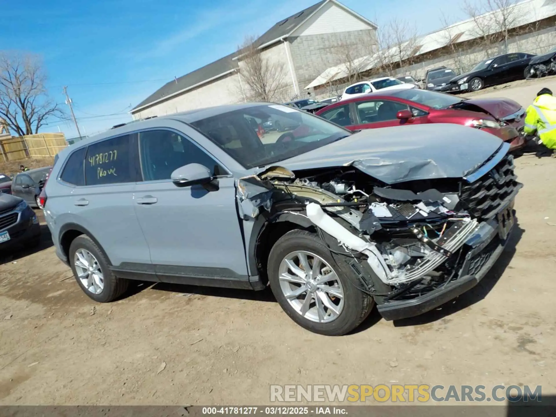 13 fotografías del automóvil dañado 2HKRS4H79SH429671 HONDA CR-V 2025
