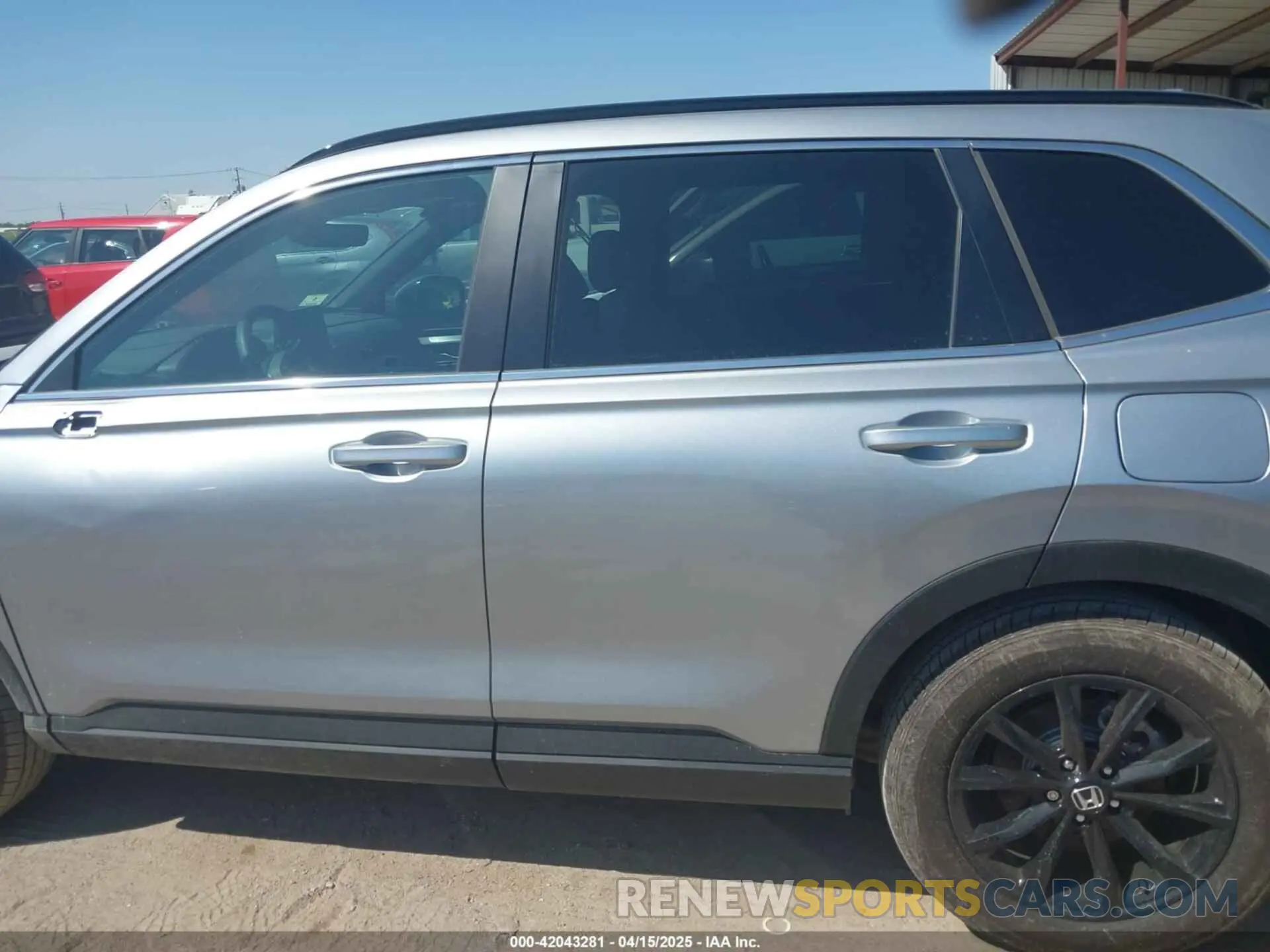 14 fotografías del automóvil dañado 2HKRS6H80SH802066 HONDA CR-V 2025