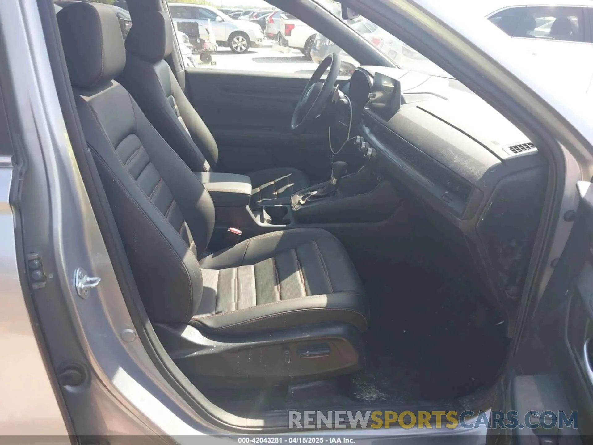5 fotografías del automóvil dañado 2HKRS6H80SH802066 HONDA CR-V 2025