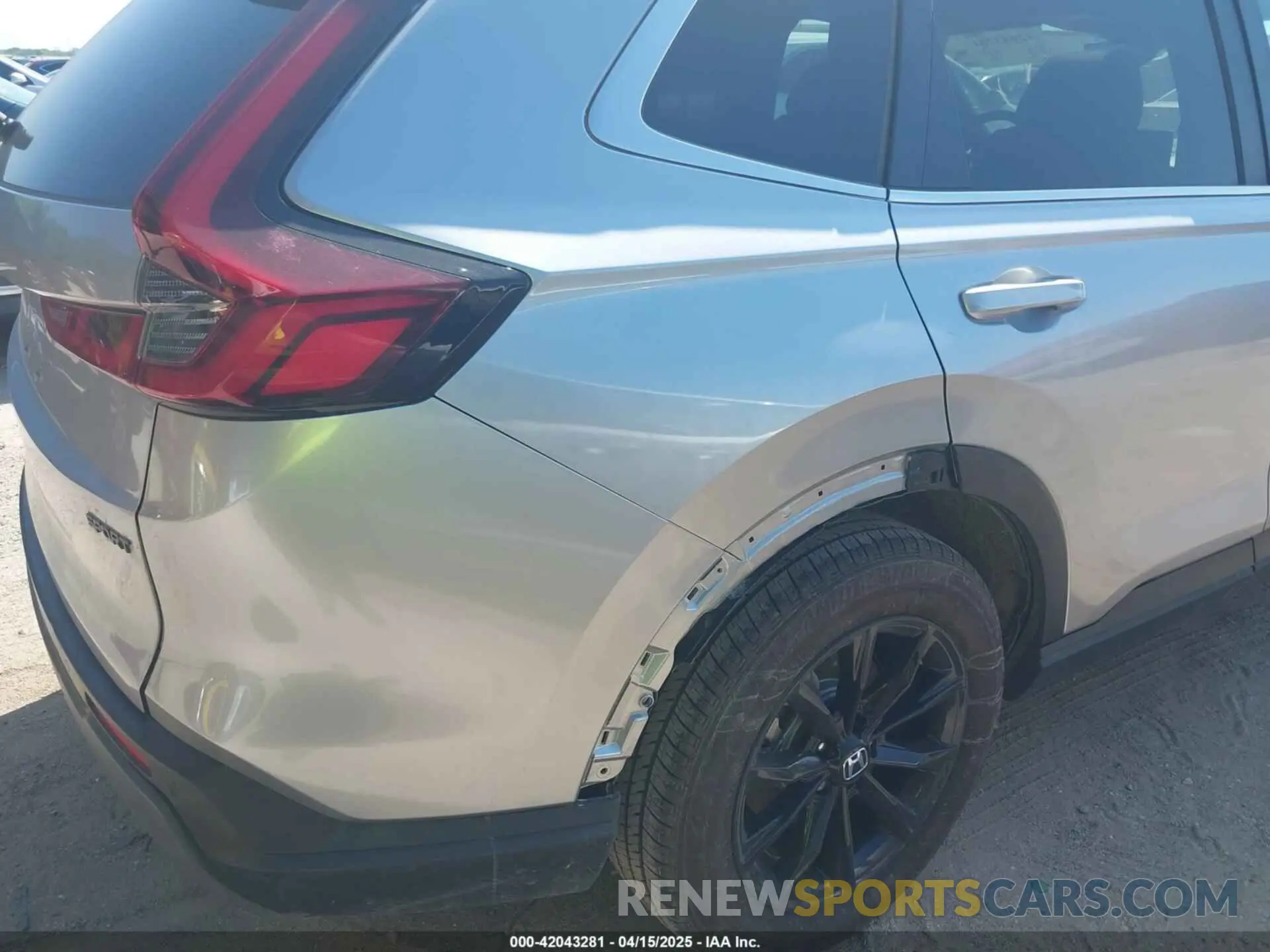 6 fotografías del automóvil dañado 2HKRS6H80SH802066 HONDA CR-V 2025