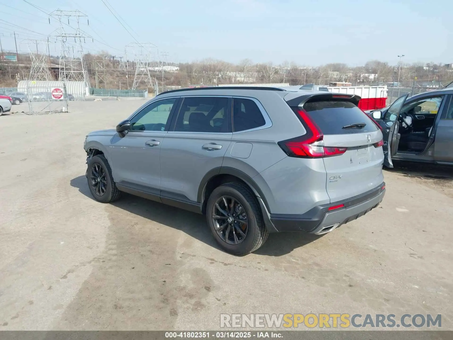 3 fotografías del automóvil dañado 2HKRS6H81SH807017 HONDA CR-V 2025