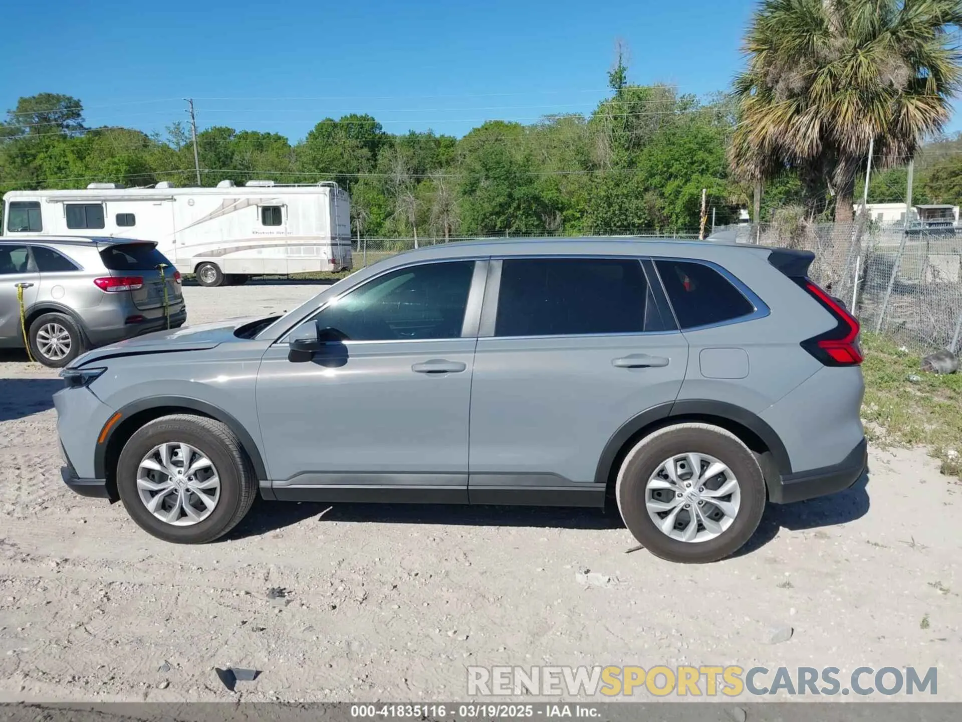 14 fotografías del automóvil dañado 5J6RS3H2XSL006506 HONDA CR-V 2025