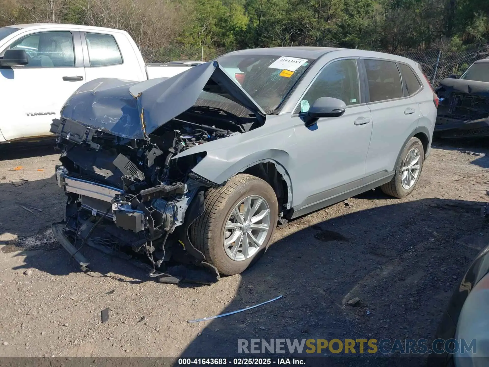 2 fotografías del automóvil dañado 5J6RS3H77SL001050 HONDA CR-V 2025