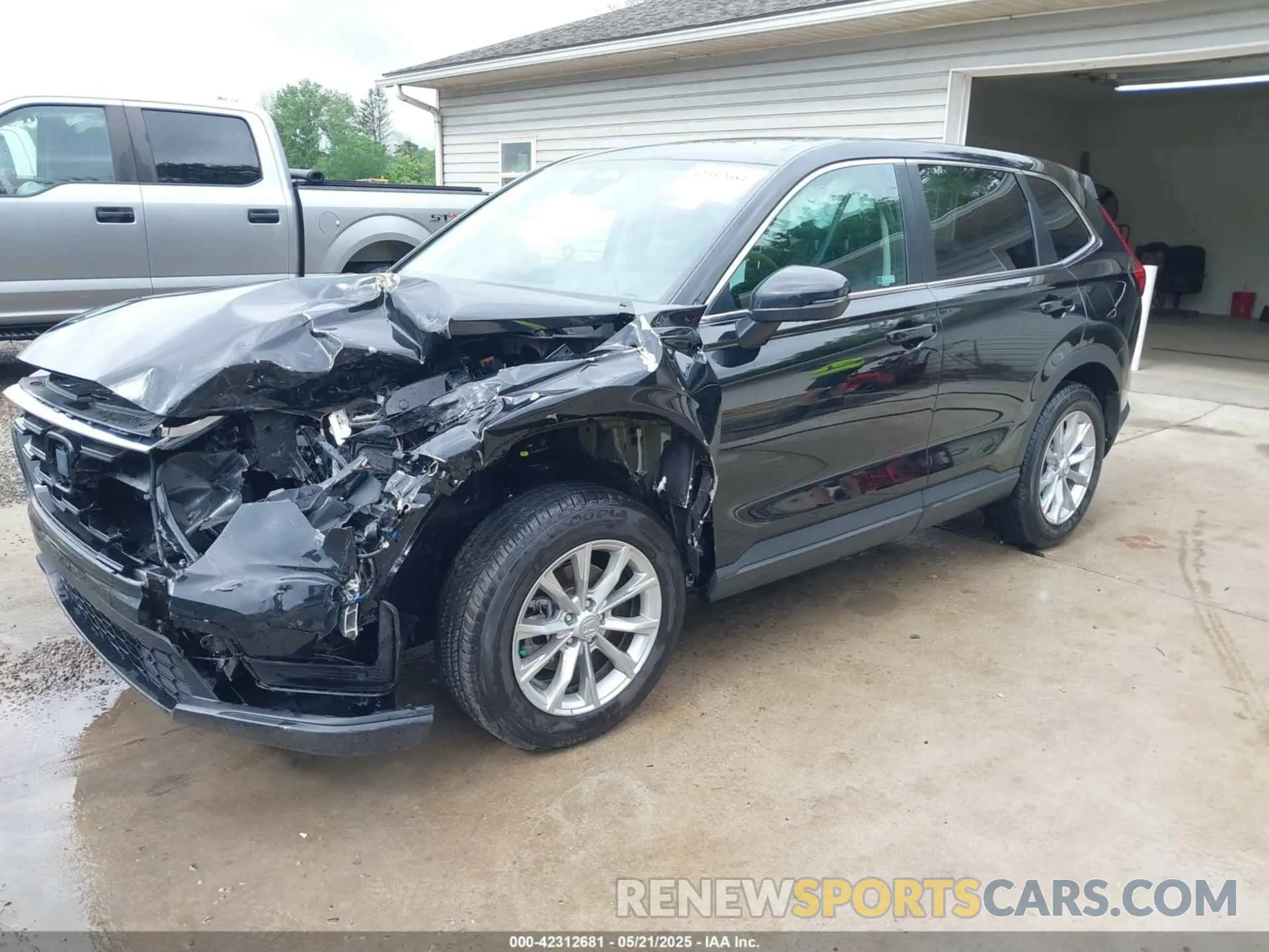 2 fotografías del automóvil dañado 5J6RS4H7XSL013943 HONDA CR-V 2025