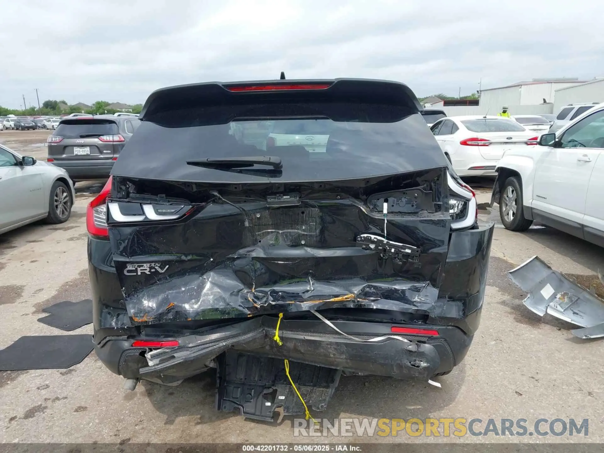 17 fotografías del automóvil dañado 7FARS3H28SE000717 HONDA CR-V 2025