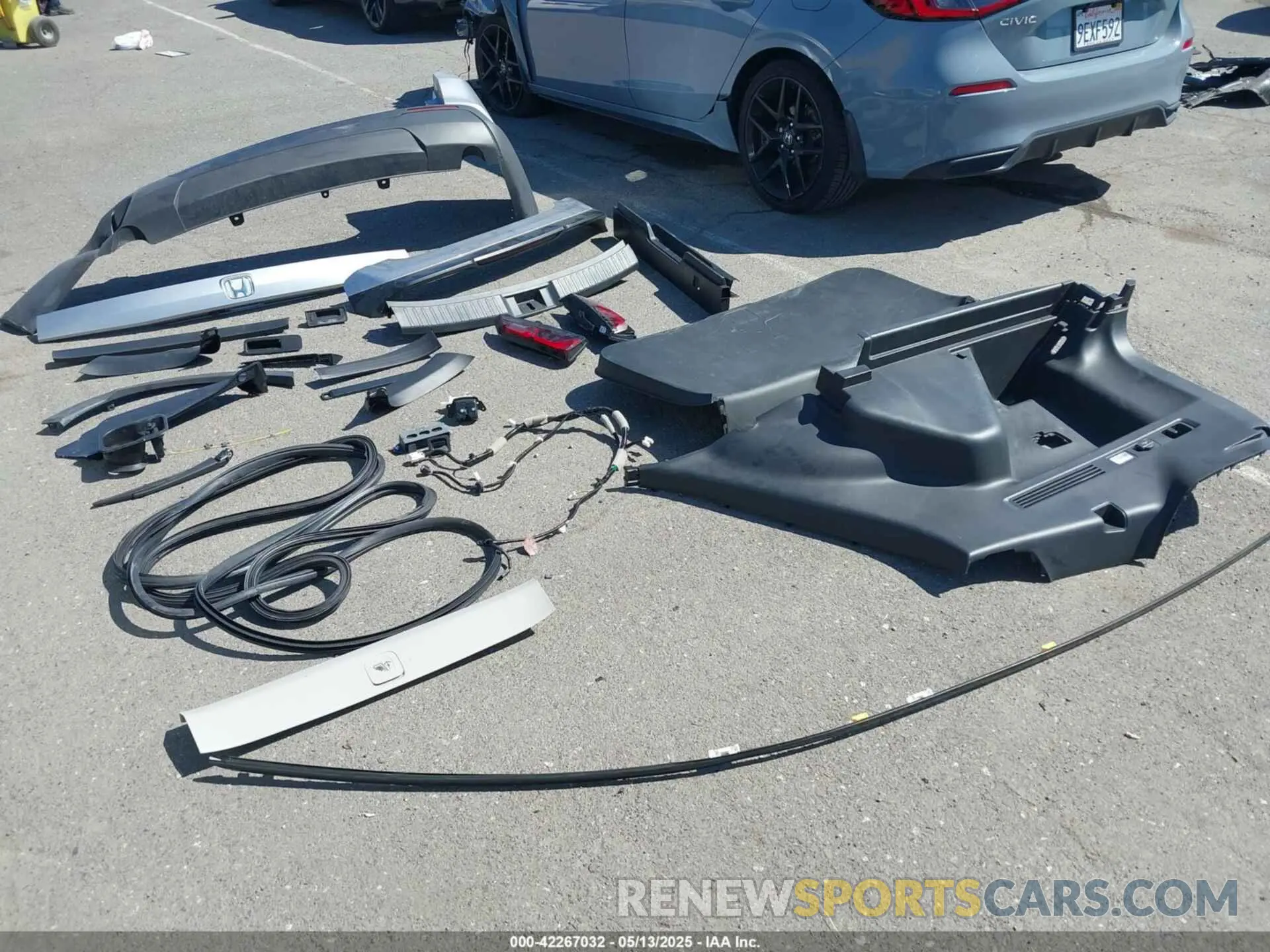 12 fotografías del automóvil dañado 7FARS4H47SE005964 HONDA CR-V 2025