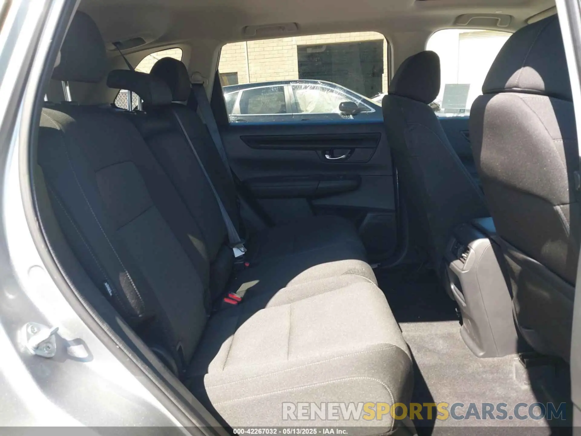 8 fotografías del automóvil dañado 7FARS4H47SE005964 HONDA CR-V 2025