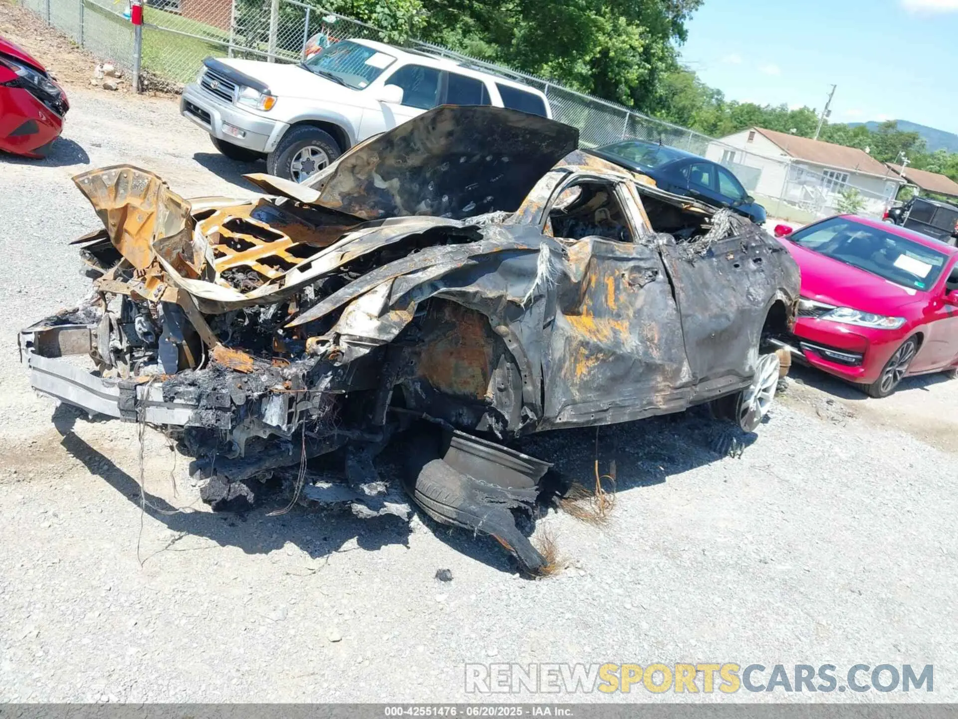 2 fotografías del automóvil dañado 7FARS4H48SE019792 HONDA CR-V 2025