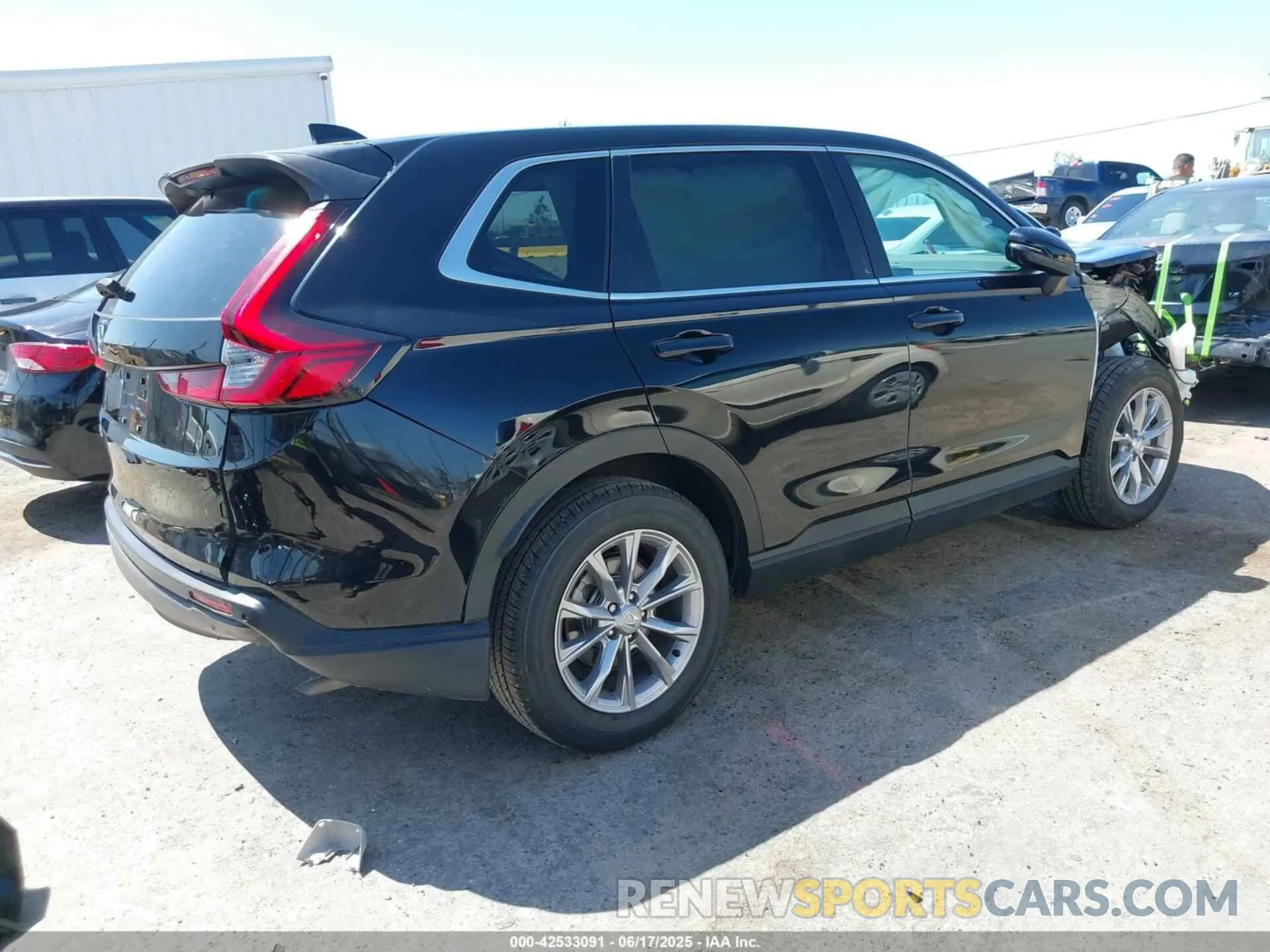 4 fotografías del automóvil dañado 7FARS4H75SE007108 HONDA CR-V 2025