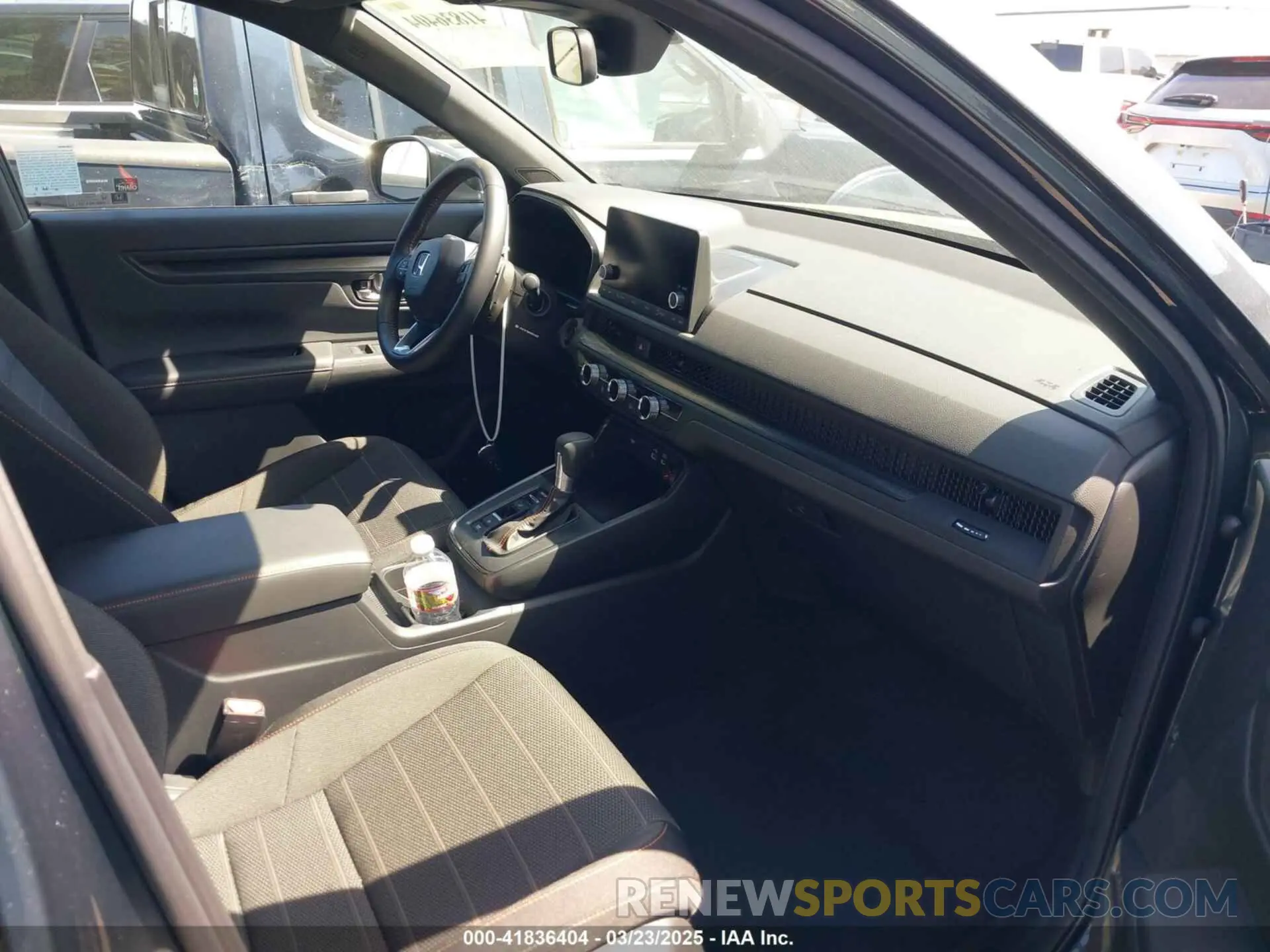 5 fotografías del automóvil dañado 7FARS5H54SE009825 HONDA CR-V 2025