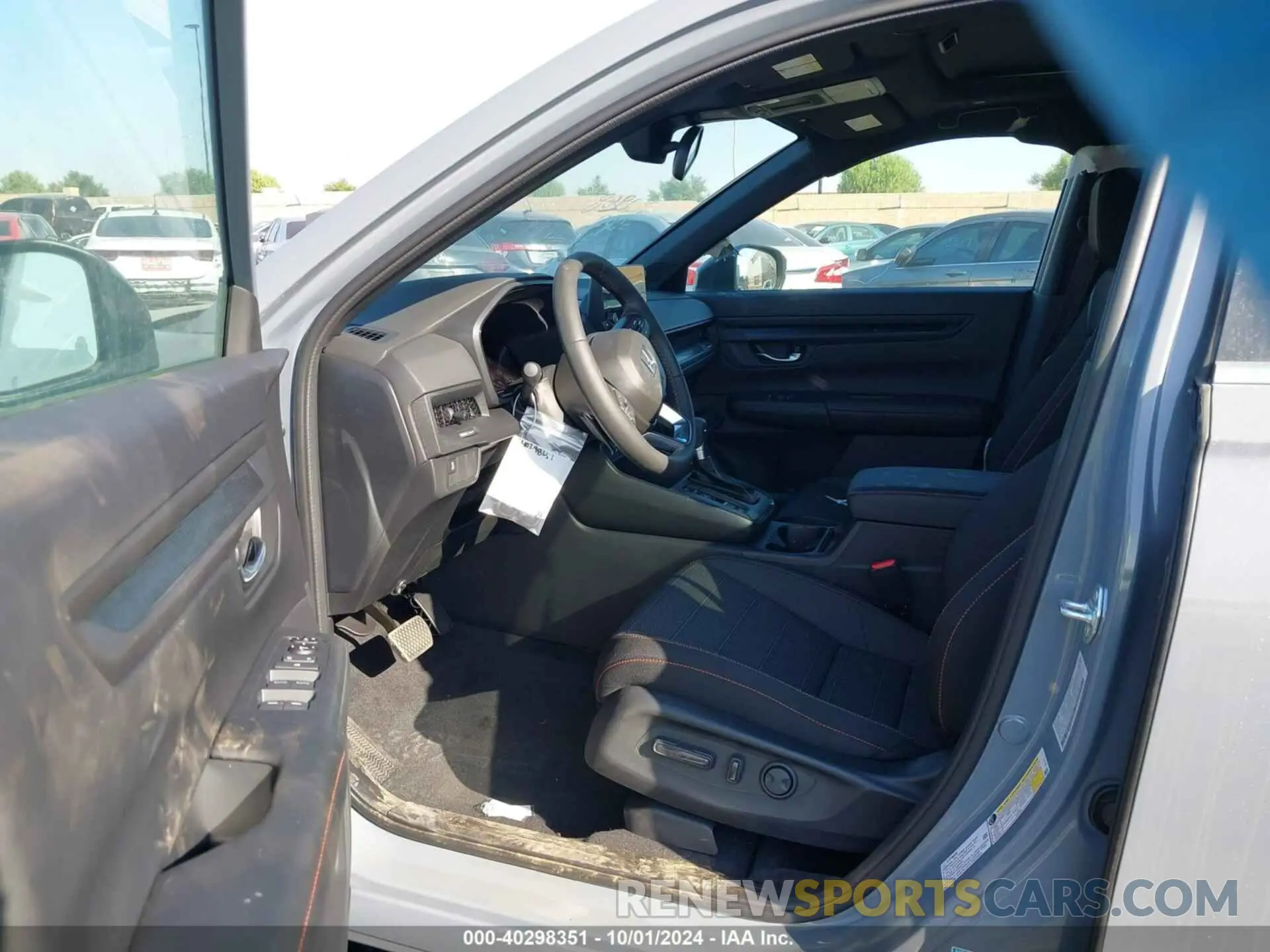 5 fotografías del automóvil dañado 7FARS5H5XSE006007 HONDA CR-V 2025
