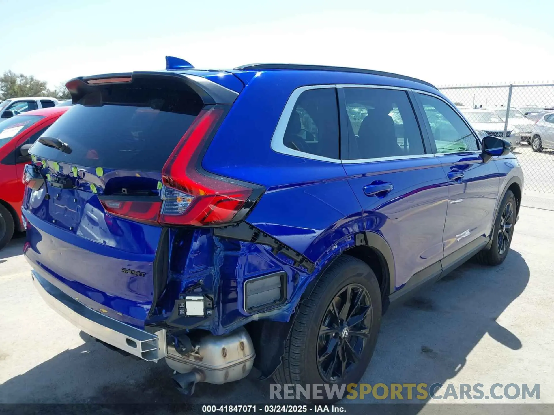 4 fotografías del automóvil dañado 7FARS5H82SE001975 HONDA CR-V 2025