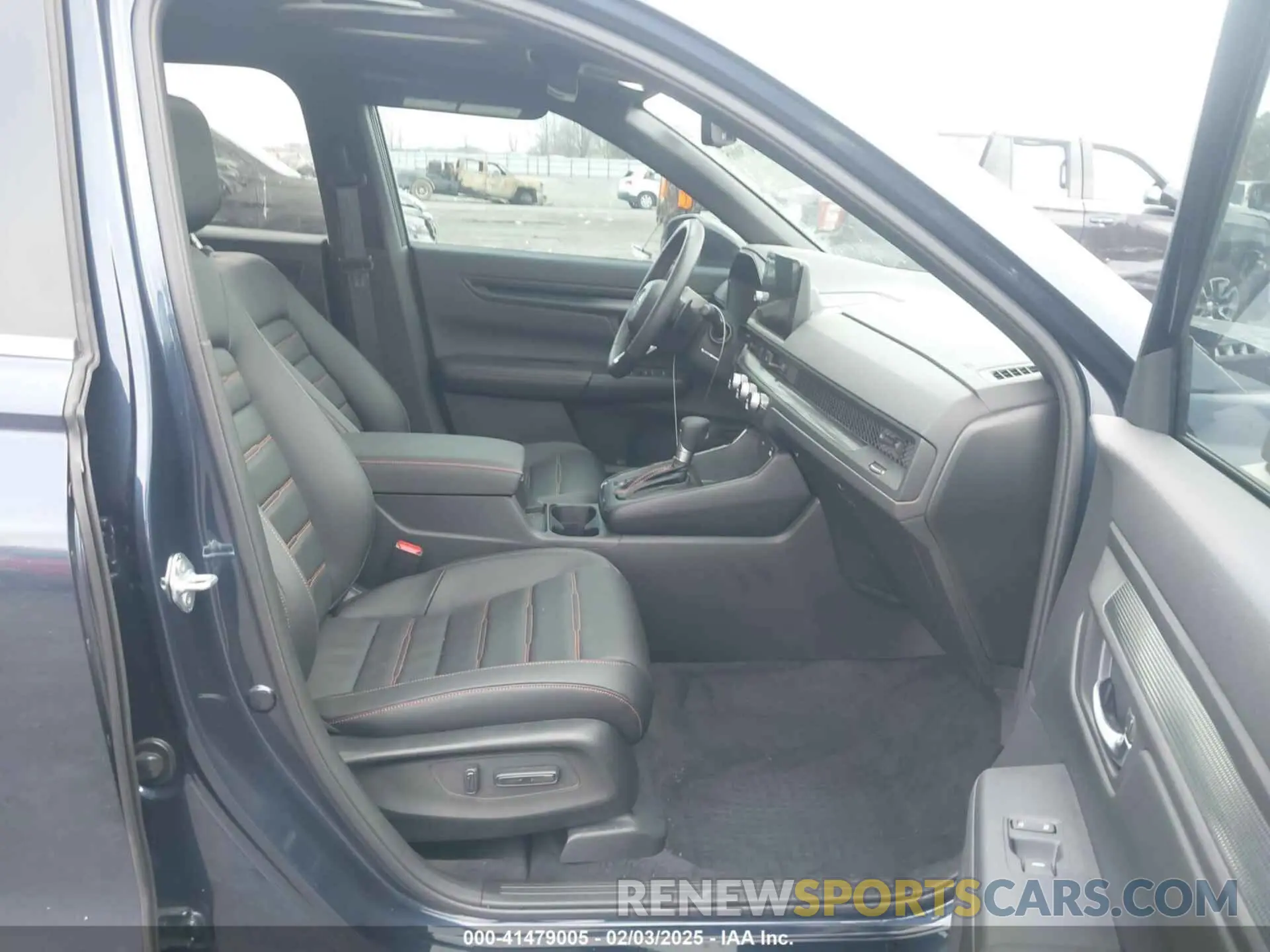5 fotografías del automóvil dañado 7FARS5H82SE006335 HONDA CR-V 2025