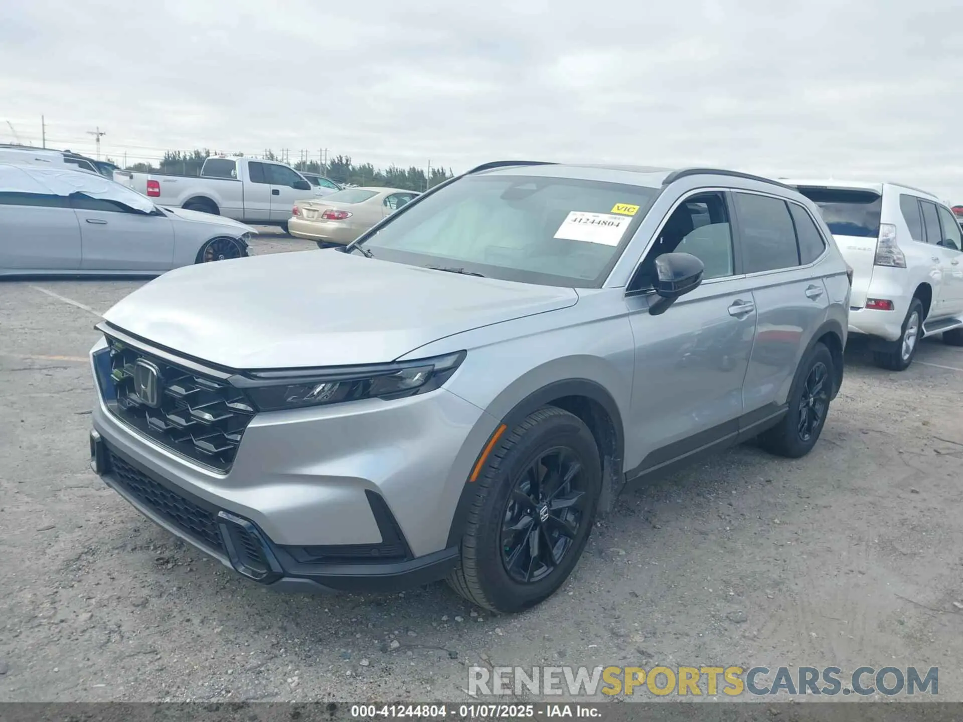 2 fotografías del automóvil dañado 7FARS5H85SE013182 HONDA CR-V 2025