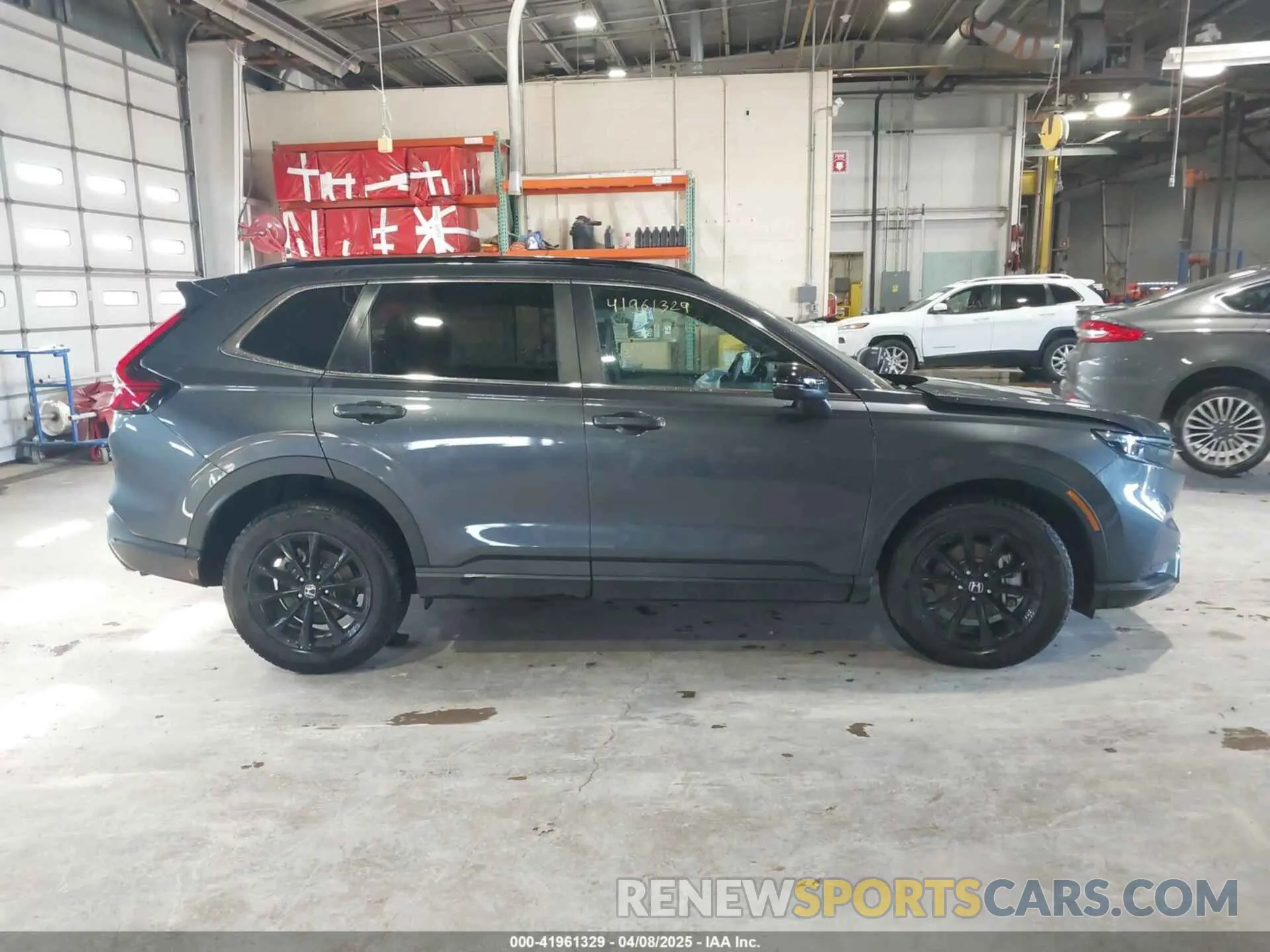 14 fotografías del automóvil dañado 7FARS6H84SE012515 HONDA CR-V 2025