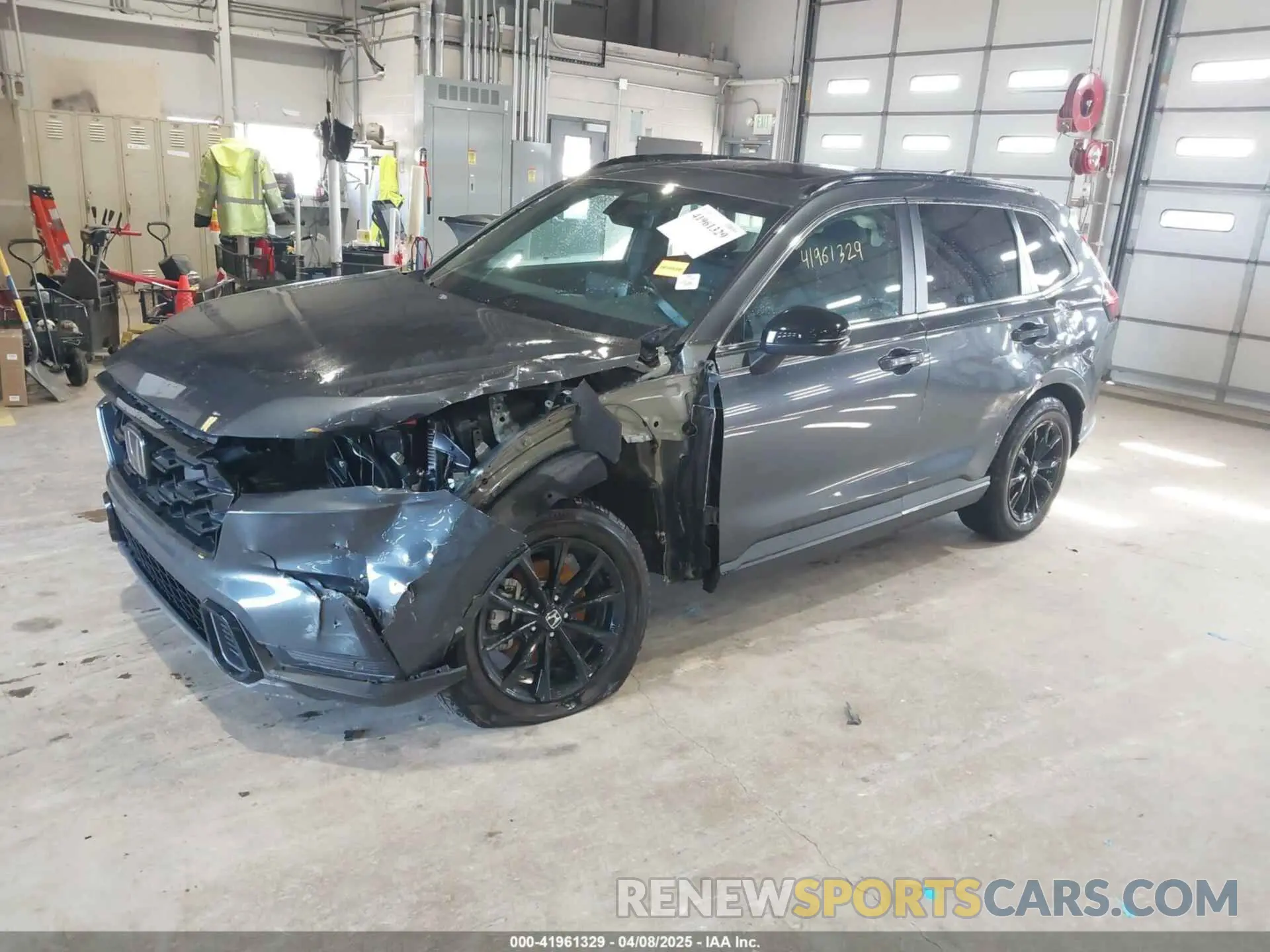 2 fotografías del automóvil dañado 7FARS6H84SE012515 HONDA CR-V 2025