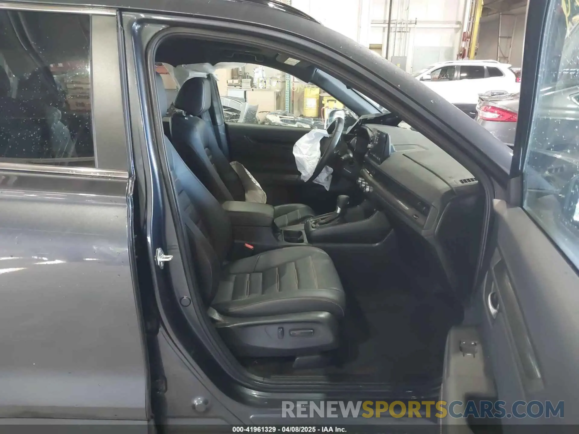 5 fotografías del automóvil dañado 7FARS6H84SE012515 HONDA CR-V 2025