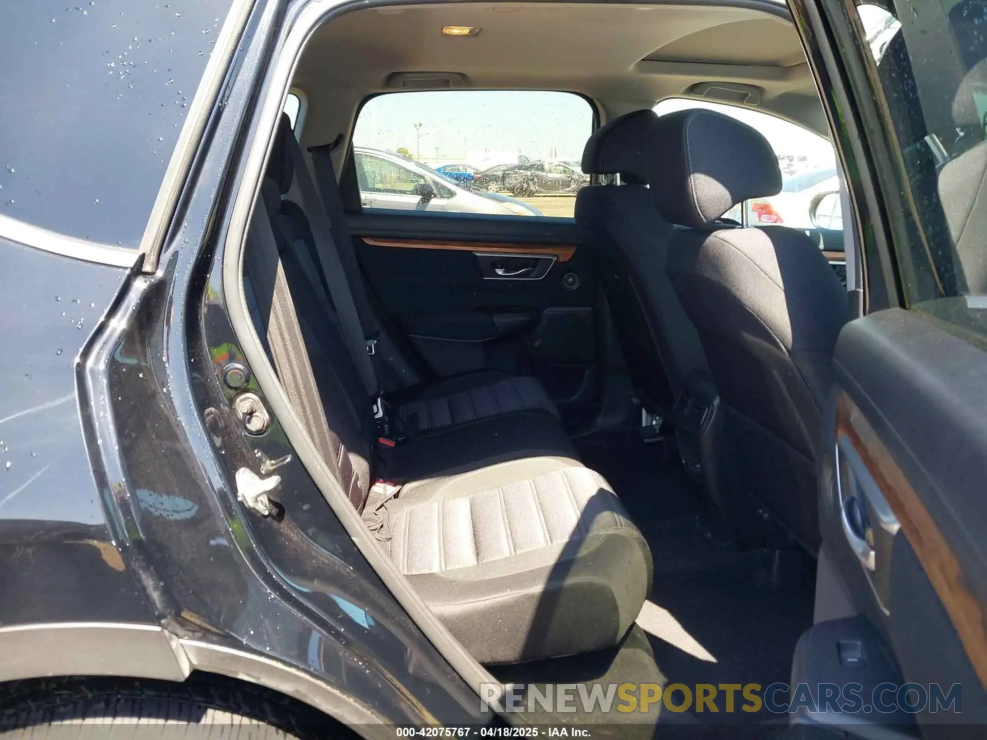 8 fotografías del automóvil dañado 7FART6H53LE019895 HONDA CR-V HYBRID 2020