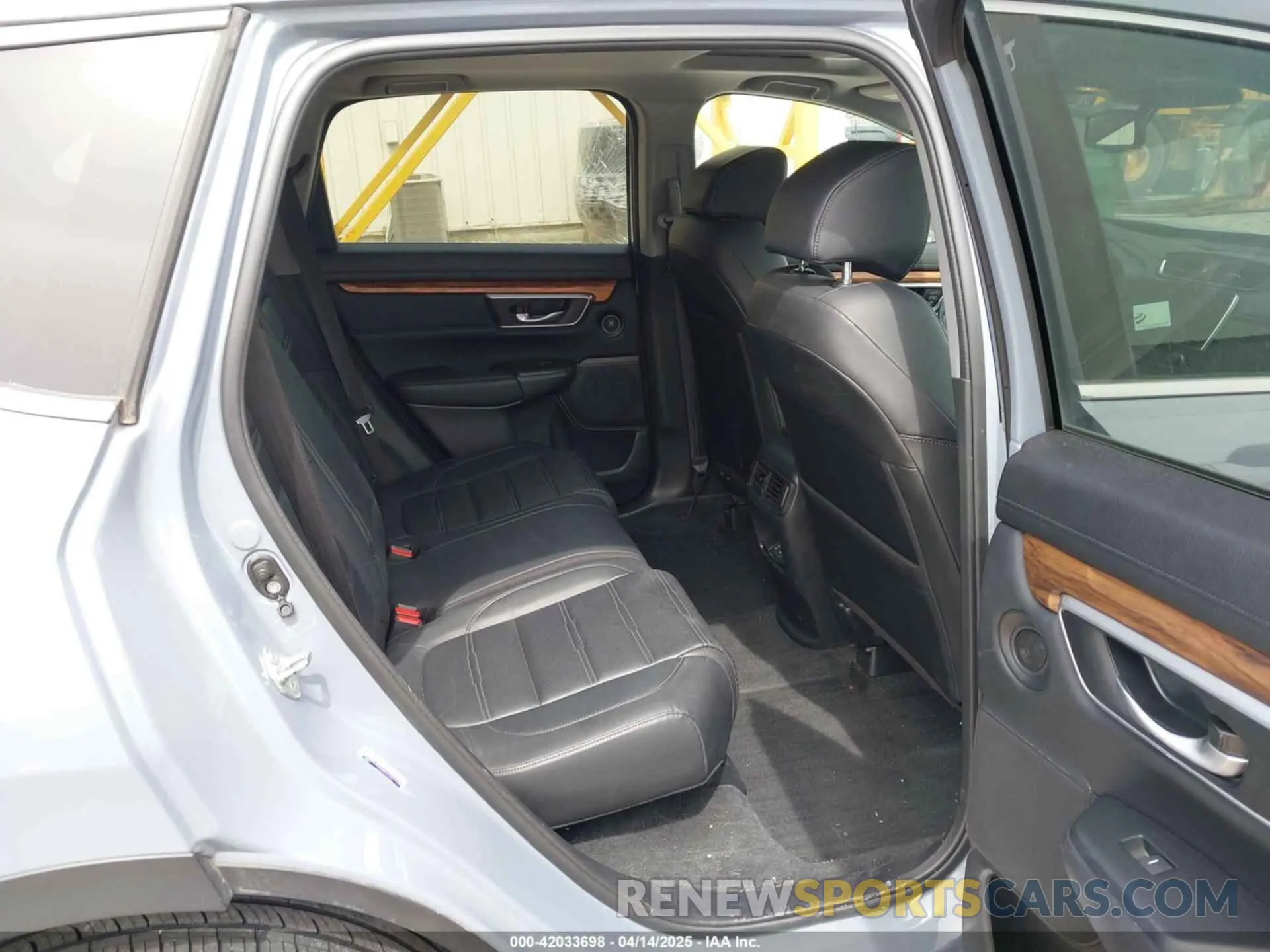 8 fotografías del automóvil dañado 7FART6H80LE011540 HONDA CR-V HYBRID 2020