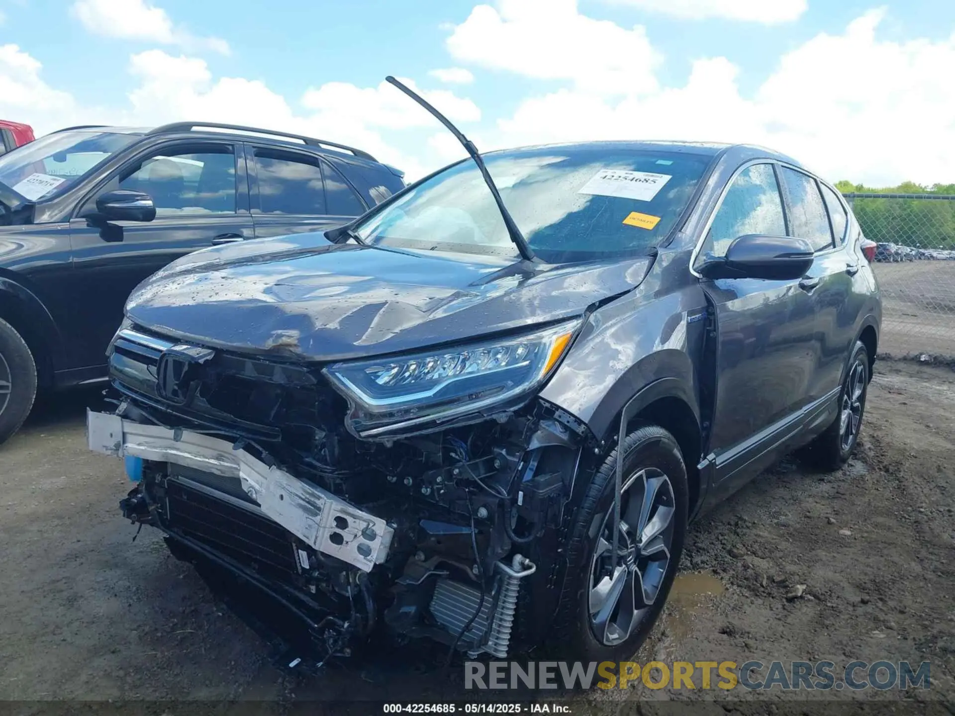 2 fotografías del automóvil dañado 7FART6H86LE013079 HONDA CR-V HYBRID 2020