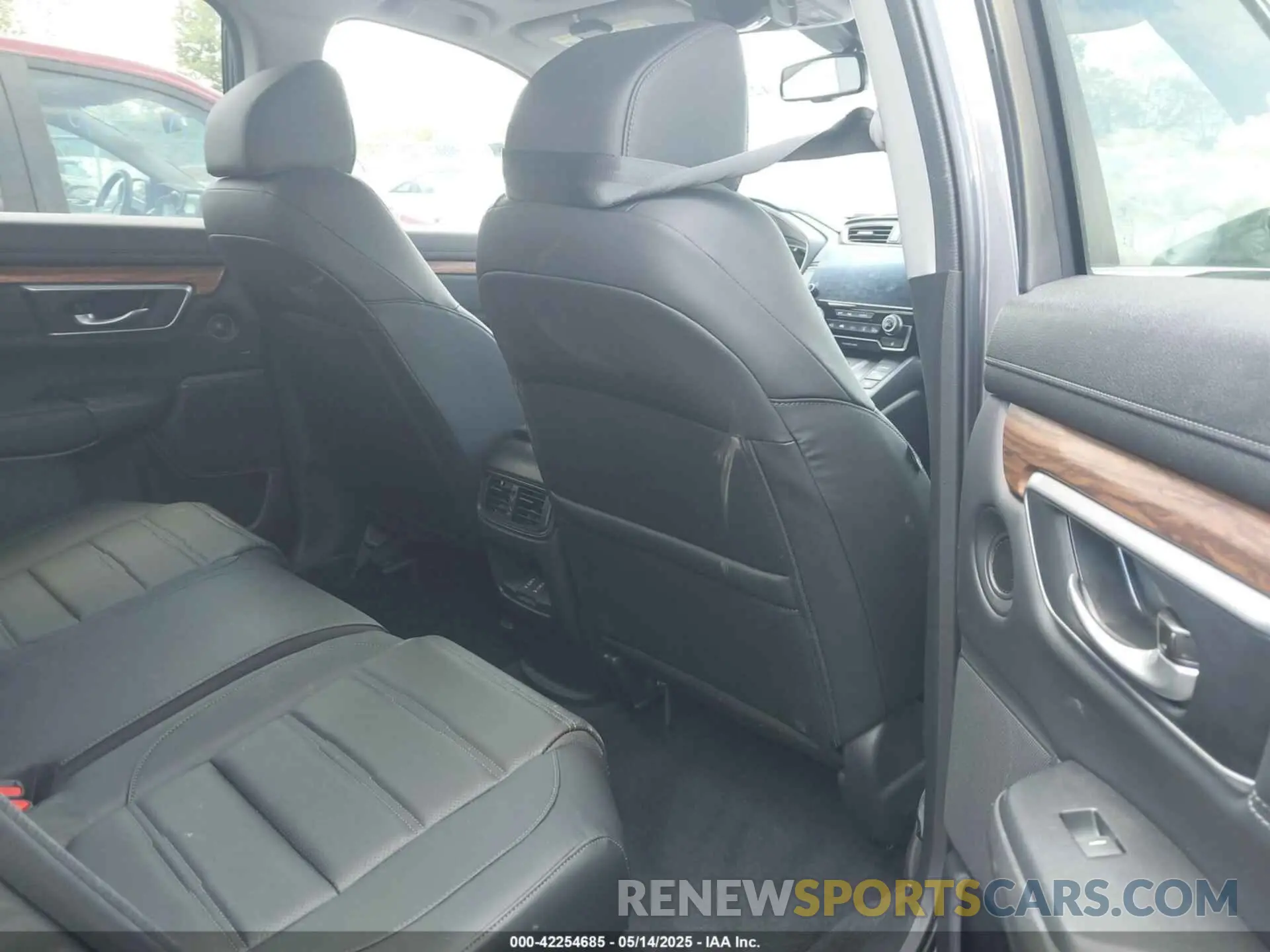 8 fotografías del automóvil dañado 7FART6H86LE013079 HONDA CR-V HYBRID 2020