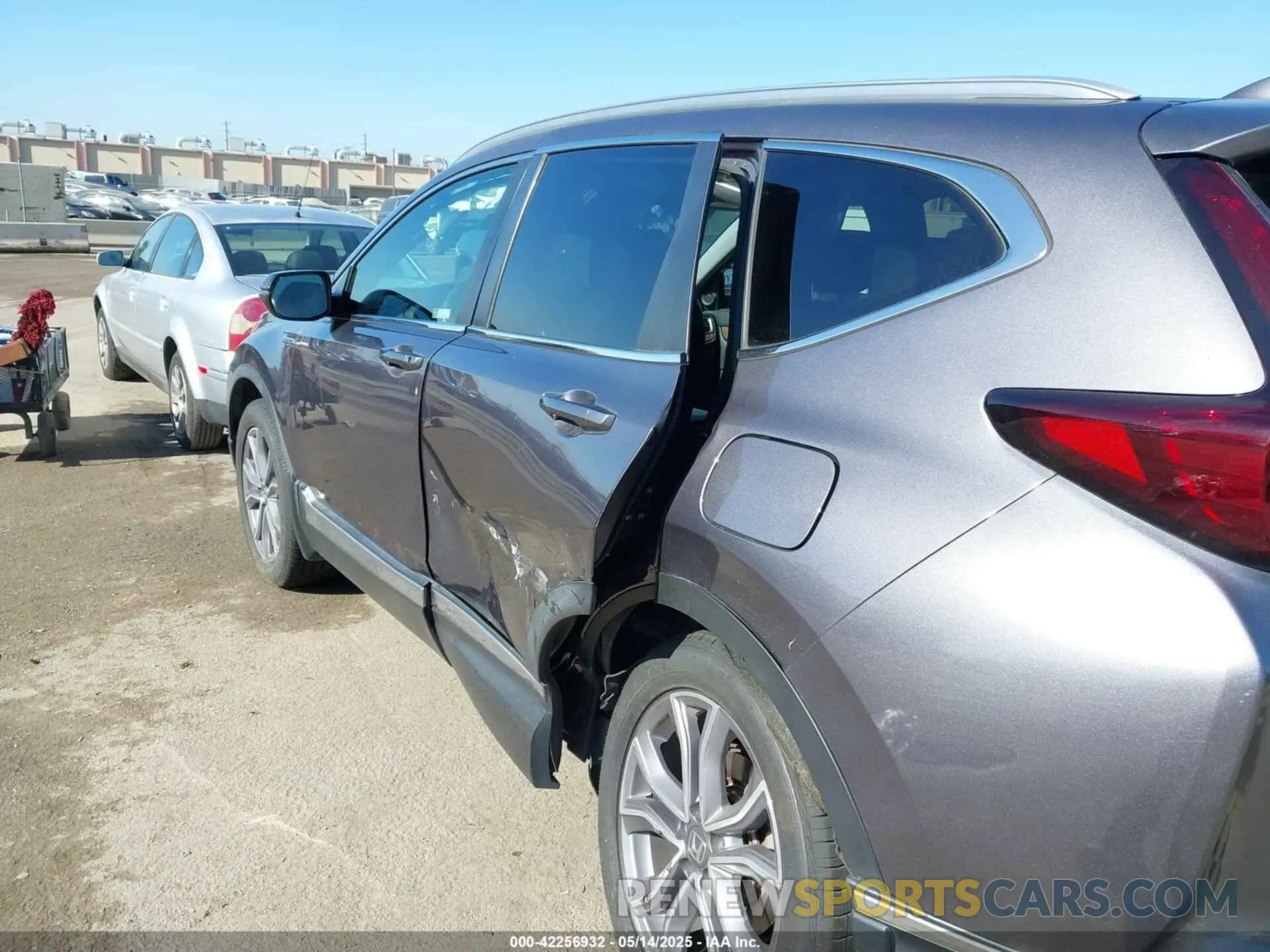 6 fotografías del automóvil dañado 7FART6H91LE000684 HONDA CR-V HYBRID 2020