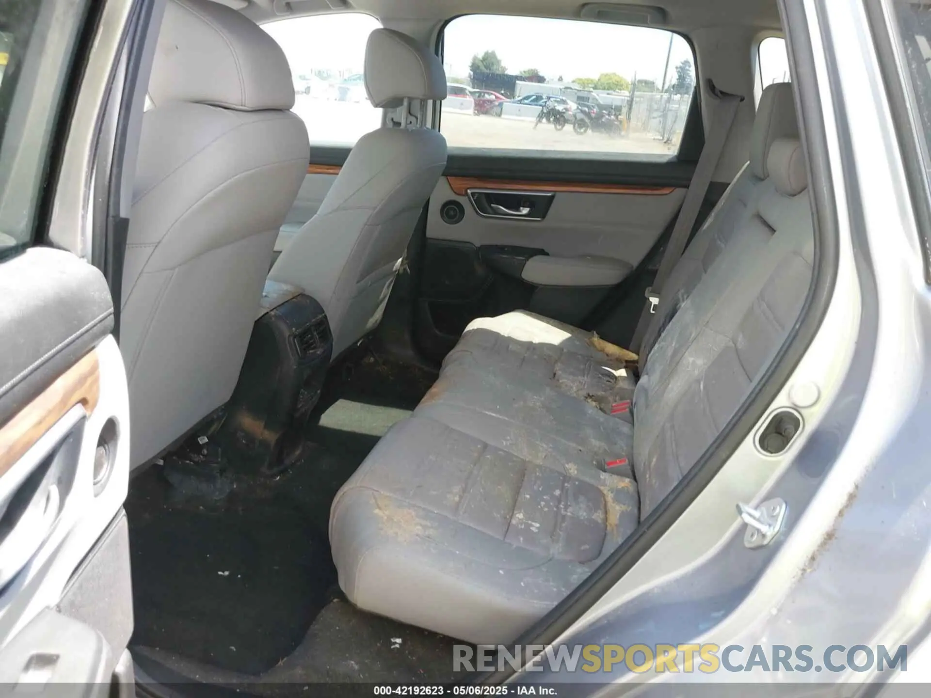 8 fotografías del automóvil dañado 7FART6H80ME030381 HONDA CR-V HYBRID 2021