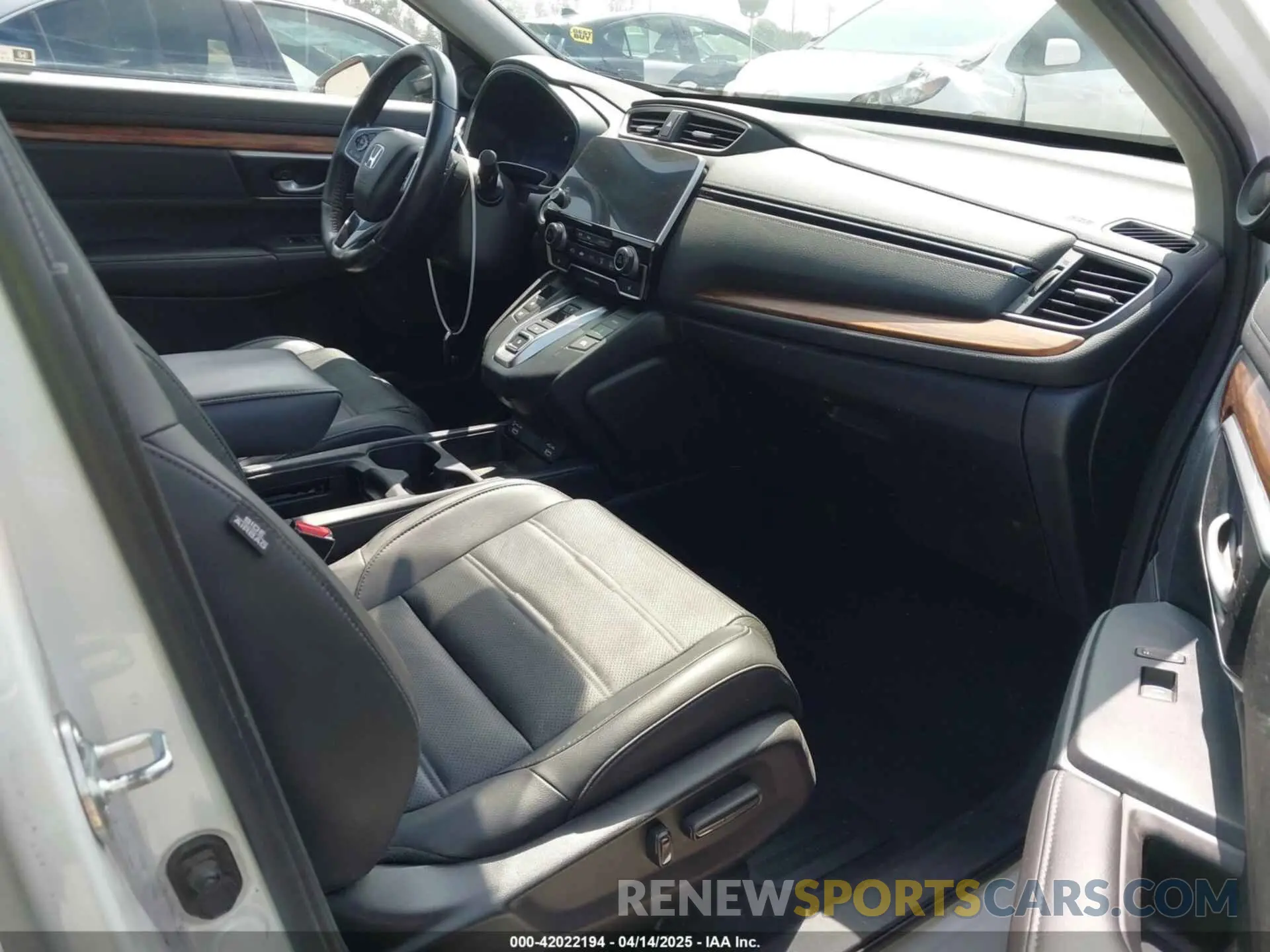 5 fotografías del automóvil dañado 5J6RT6H81NL027736 HONDA CR-V HYBRID 2022