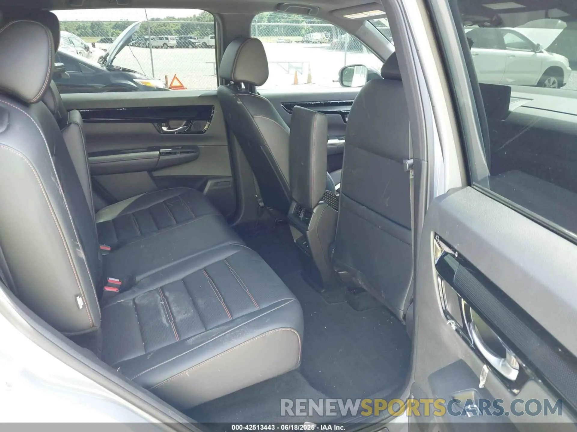 8 fotografías del automóvil dañado 2HKRS6H95PH800362 HONDA CR-V HYBRID 2023