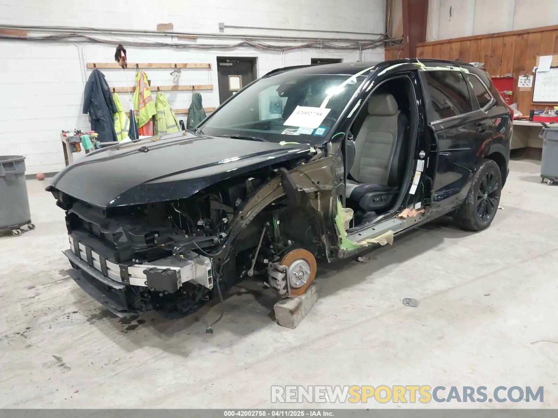 2 fotografías del automóvil dañado 5J6RS6H90PL008352 HONDA CR-V HYBRID 2023