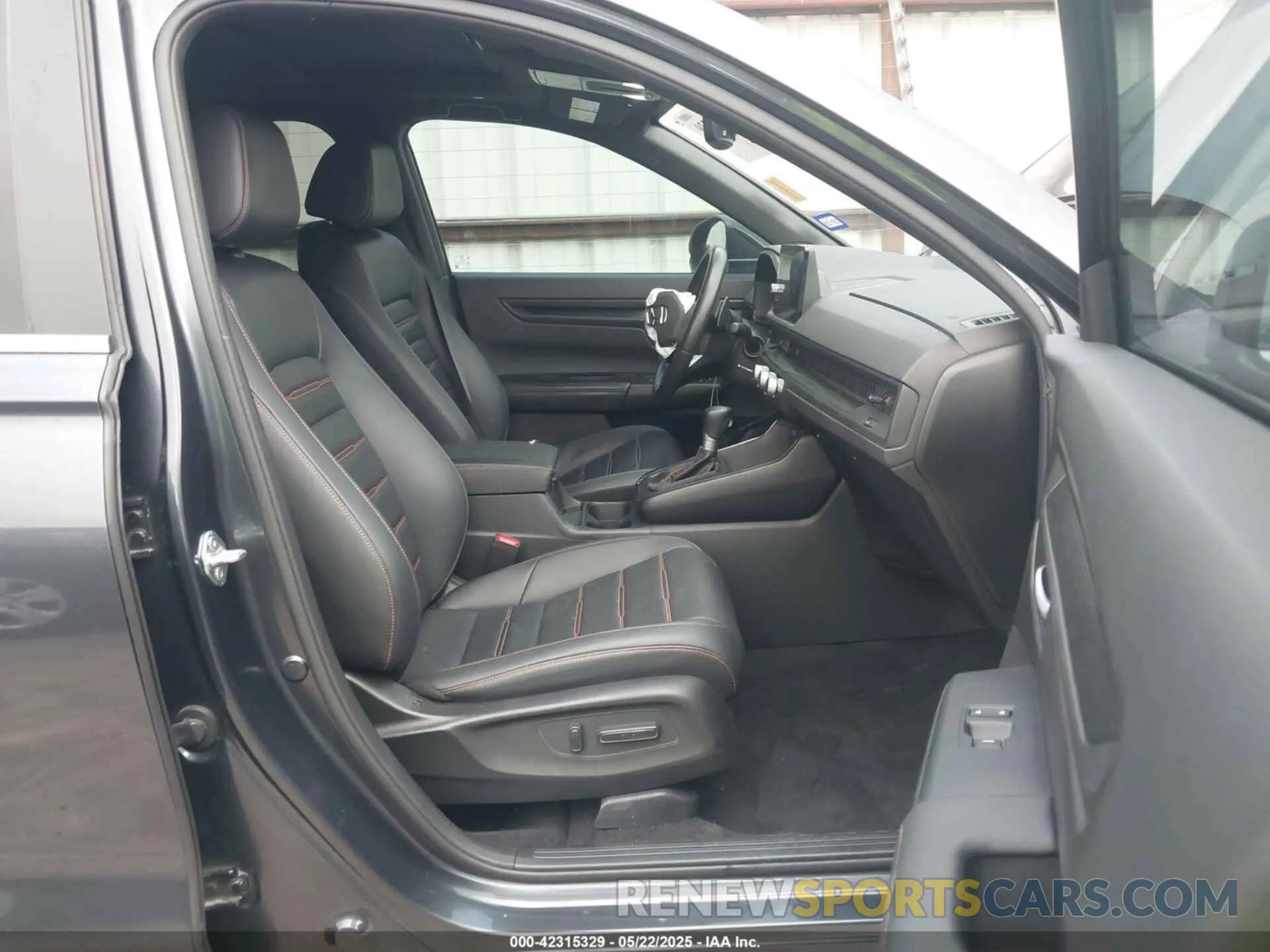 5 fotografías del automóvil dañado 7FARS5H81RE023590 HONDA CR-V HYBRID 2024